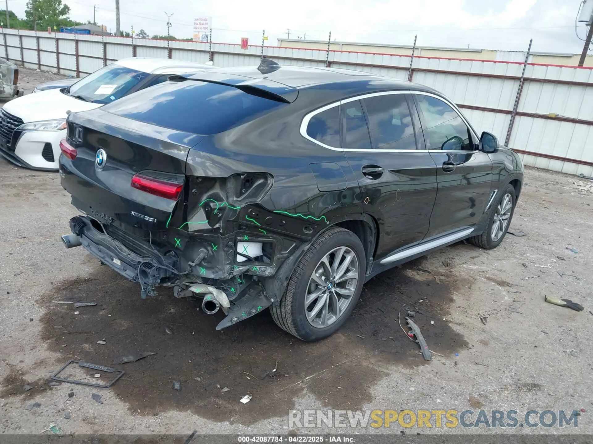 4 Photograph of a damaged car 5UXUJ3C57KLG53175 BMW X4 2019