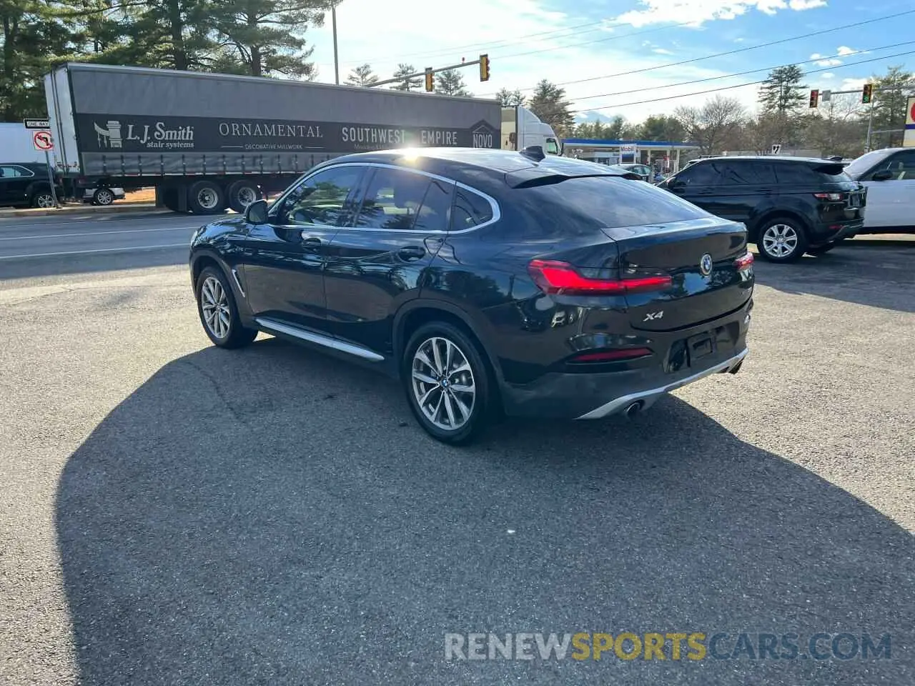 3 Photograph of a damaged car 5UXUJ3C57KLG53712 BMW X4 2019