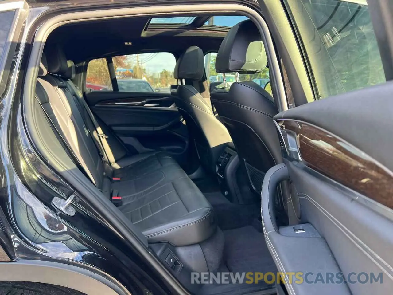 6 Photograph of a damaged car 5UXUJ3C57KLG53712 BMW X4 2019
