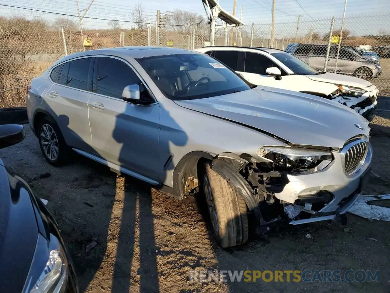4 Photograph of a damaged car 5UXUJ3C58KLG55436 BMW X4 2019