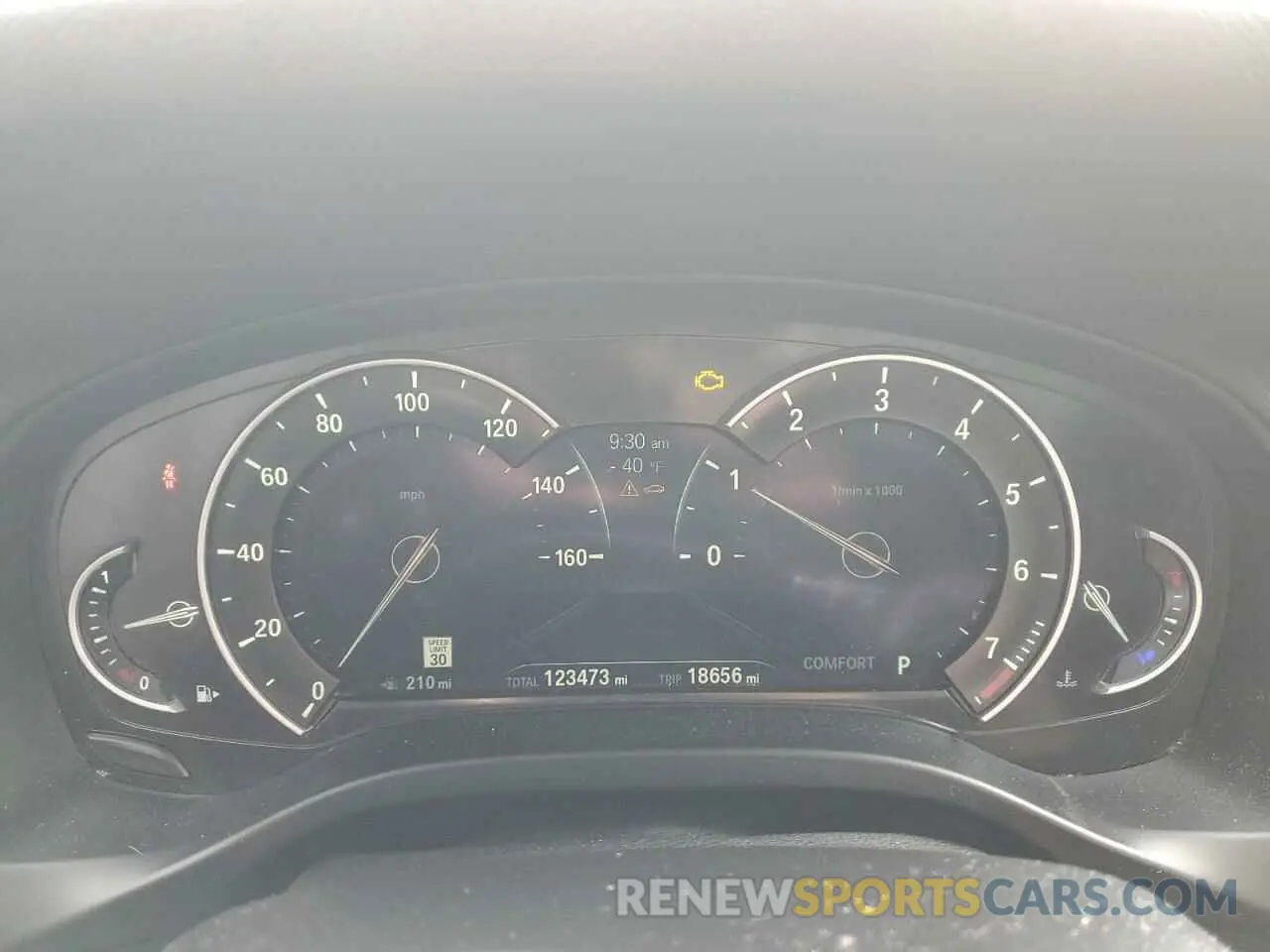 9 Photograph of a damaged car 5UXUJ3C58KLG55436 BMW X4 2019