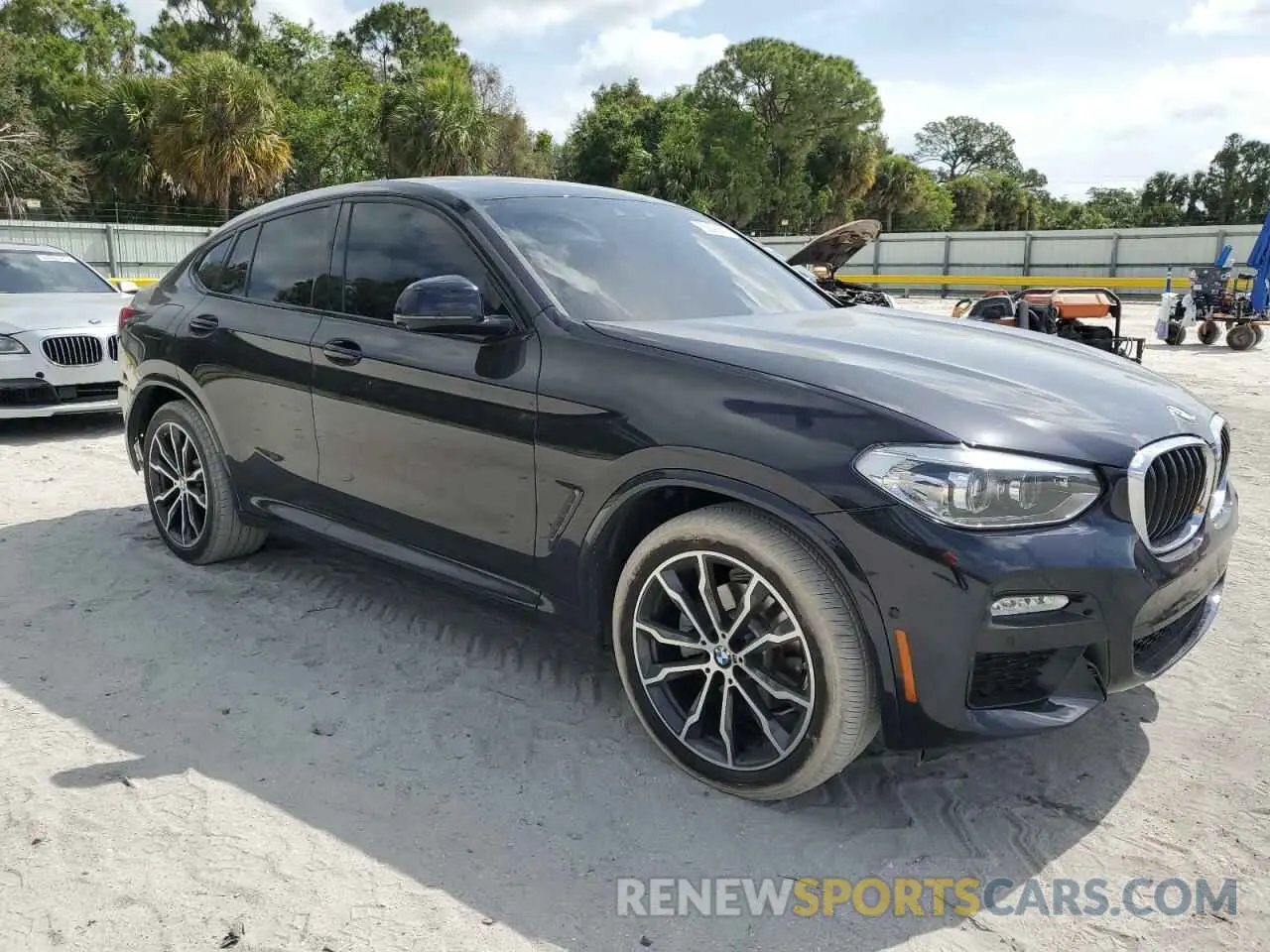 4 Photograph of a damaged car 5UXUJ3C59KLA58649 BMW X4 2019