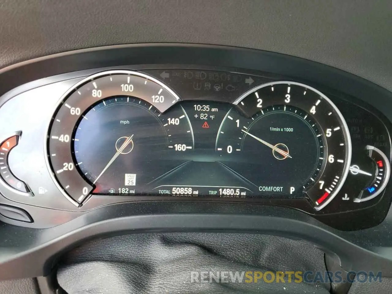 9 Photograph of a damaged car 5UXUJ3C59KLA58649 BMW X4 2019