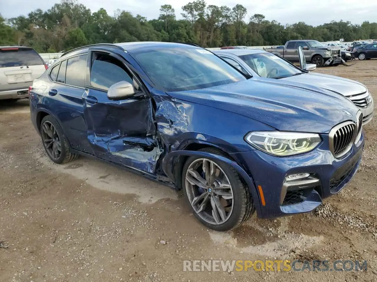 4 Photograph of a damaged car 5UXUJ5C51KLJ64182 BMW X4 2019