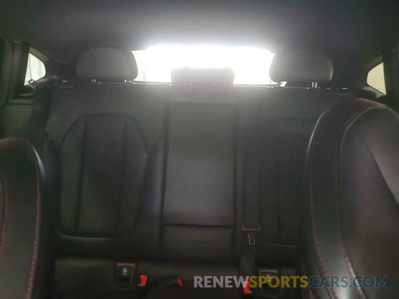 10 Photograph of a damaged car 5UXUJ5C52KLA93450 BMW X4 2019