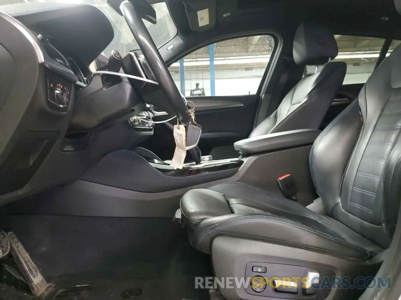 7 Photograph of a damaged car 5UXUJ5C55KLJ64198 BMW X4 2019