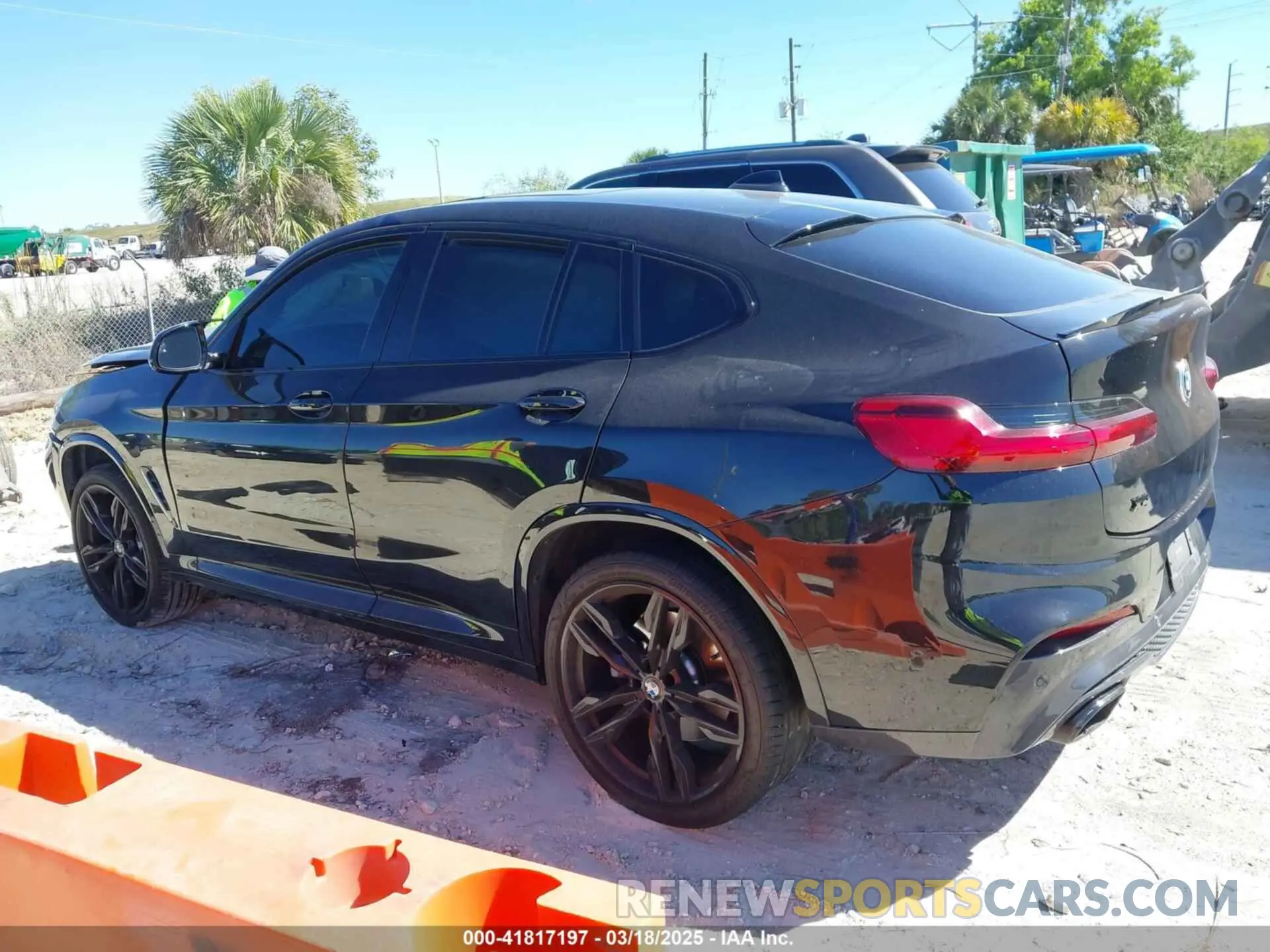 14 Photograph of a damaged car 5UXUJ5C57KLJ62520 BMW X4 2019