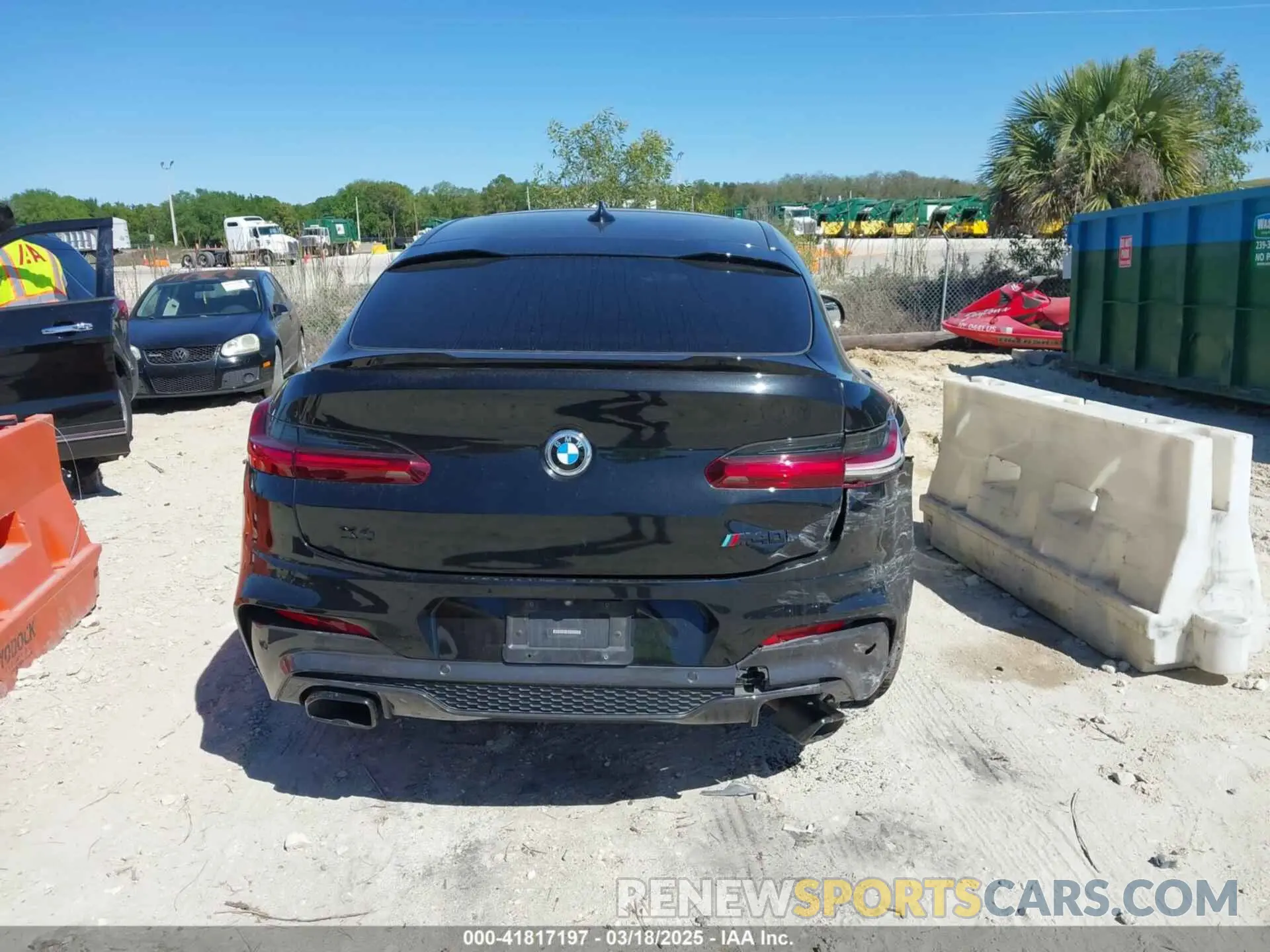 16 Photograph of a damaged car 5UXUJ5C57KLJ62520 BMW X4 2019