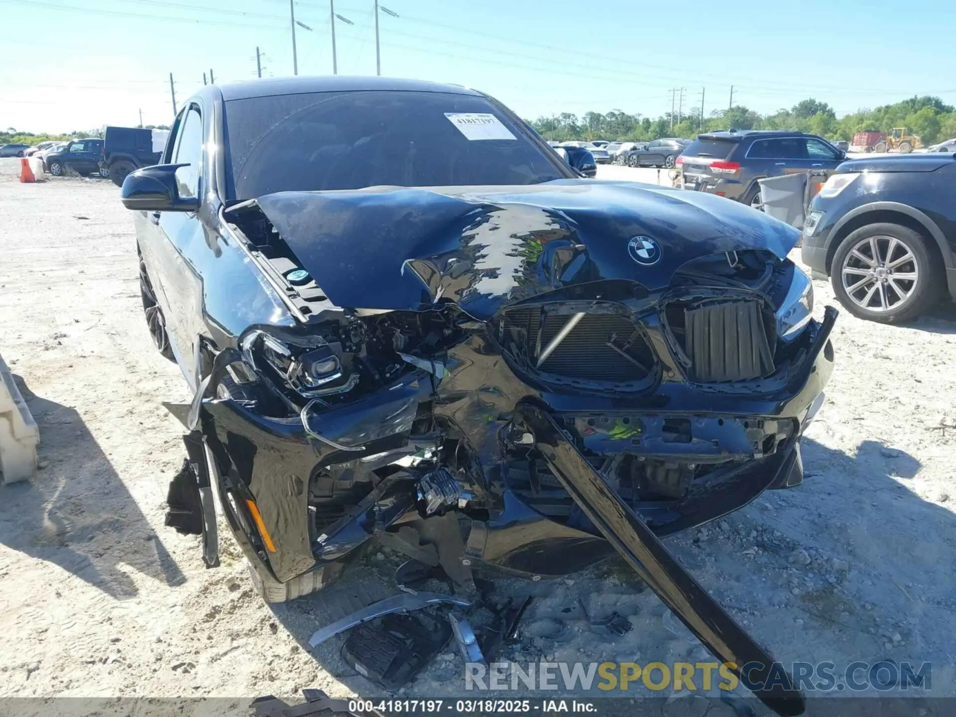 6 Photograph of a damaged car 5UXUJ5C57KLJ62520 BMW X4 2019