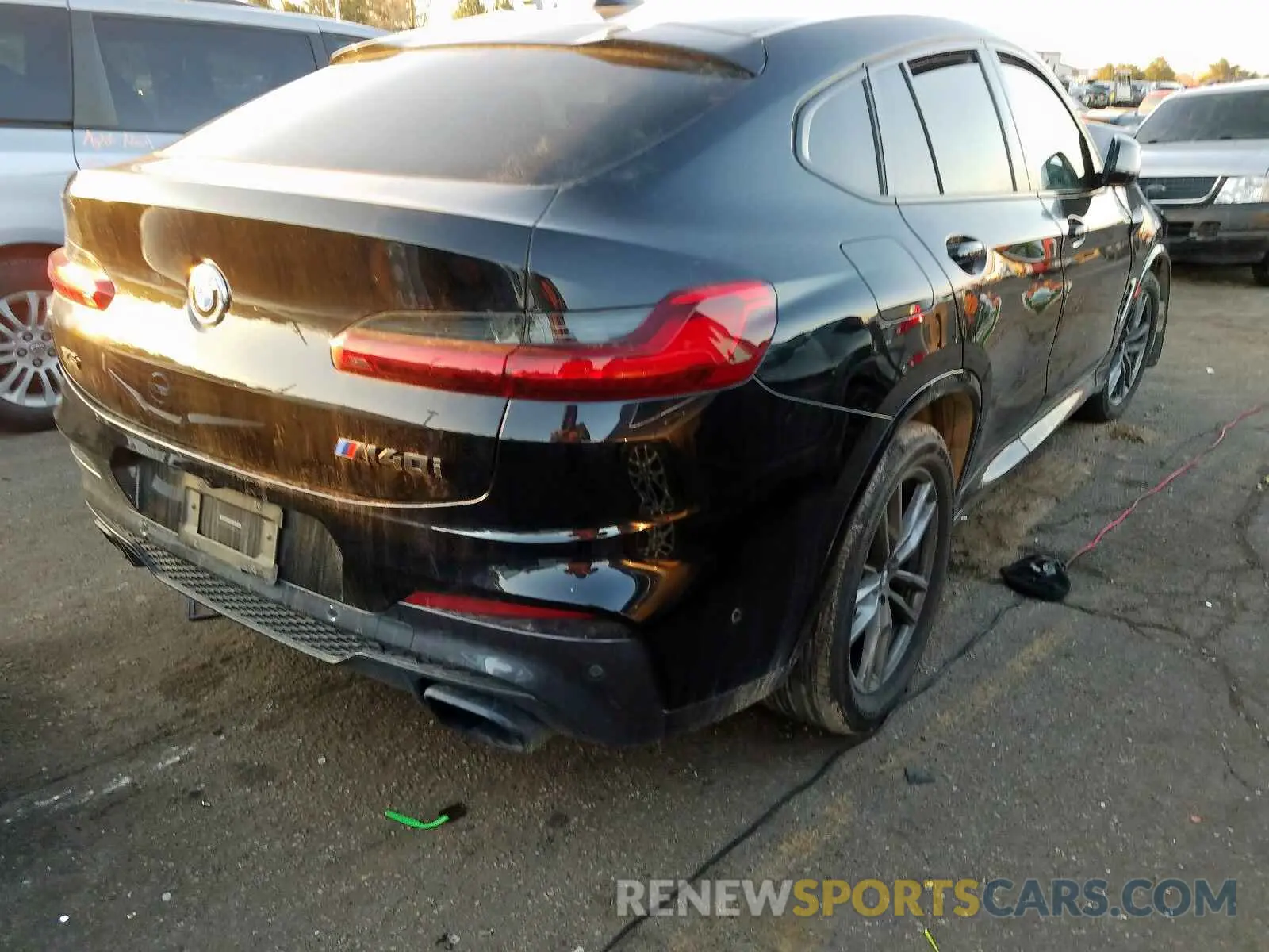 4 Photograph of a damaged car 5UXUJ5C57KLJ62789 BMW X4 2019