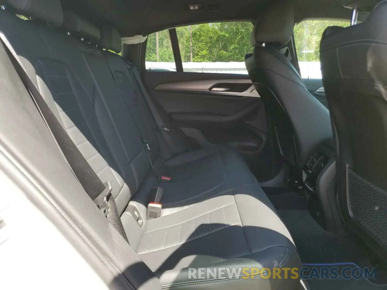 11 Photograph of a damaged car 5UXUJ5C57KLJ63215 BMW X4 2019