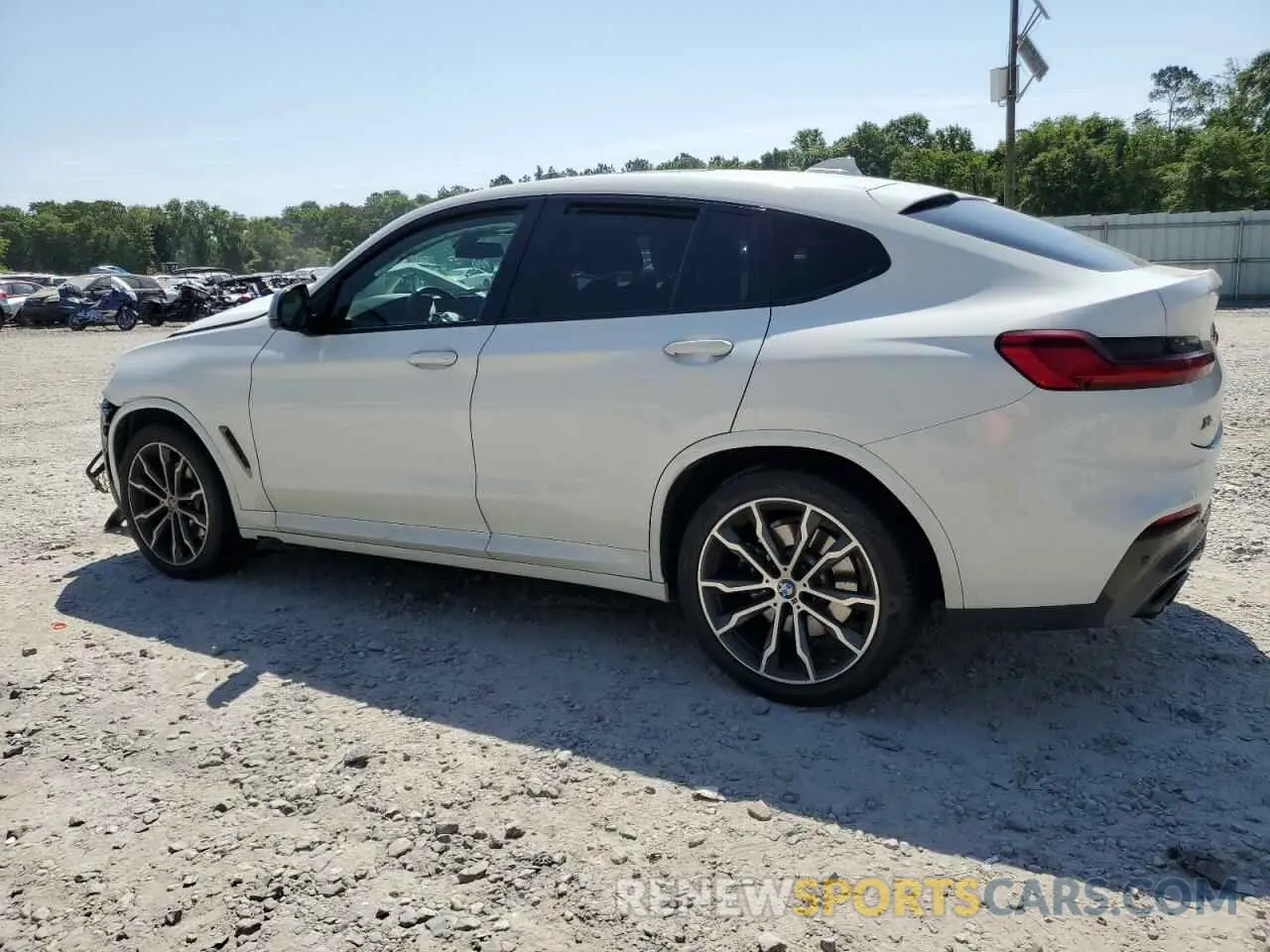 2 Photograph of a damaged car 5UXUJ5C57KLJ63215 BMW X4 2019