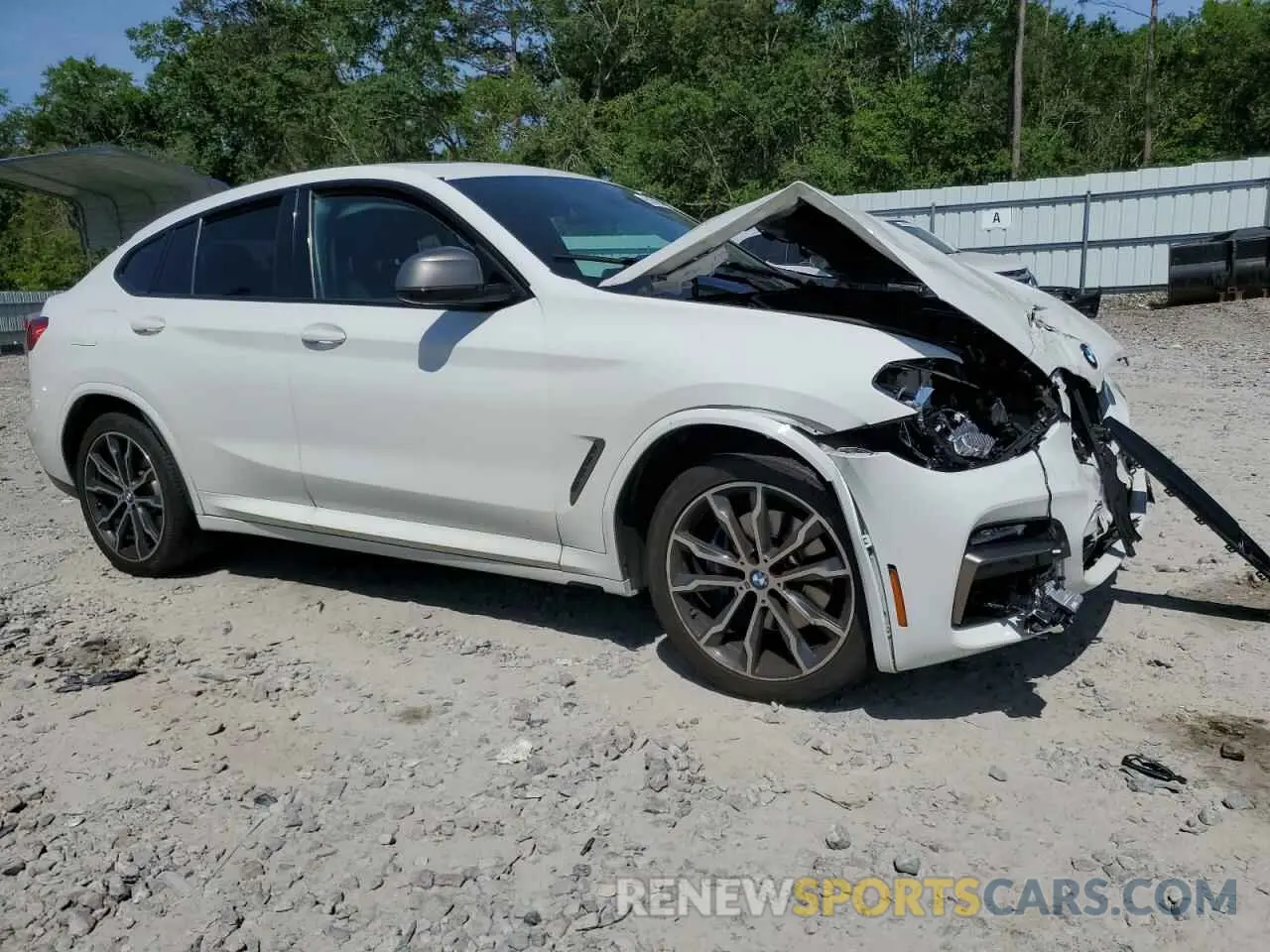 4 Photograph of a damaged car 5UXUJ5C57KLJ63215 BMW X4 2019