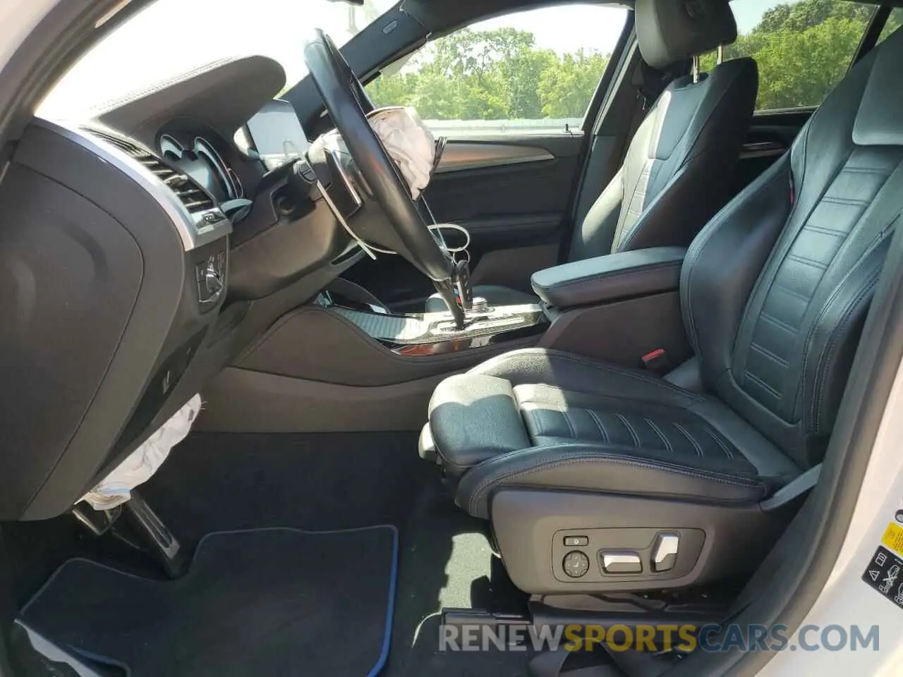 7 Photograph of a damaged car 5UXUJ5C57KLJ63215 BMW X4 2019