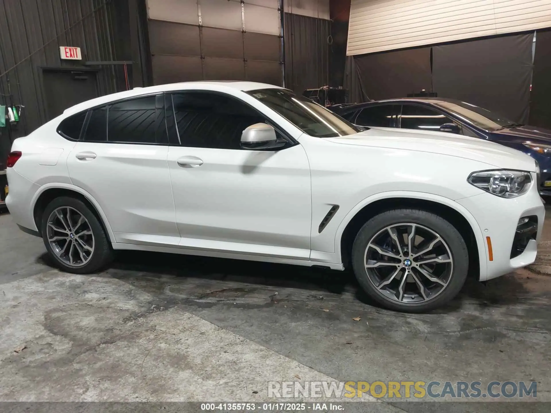 13 Photograph of a damaged car 5UXUJ5C58KLJ63742 BMW X4 2019