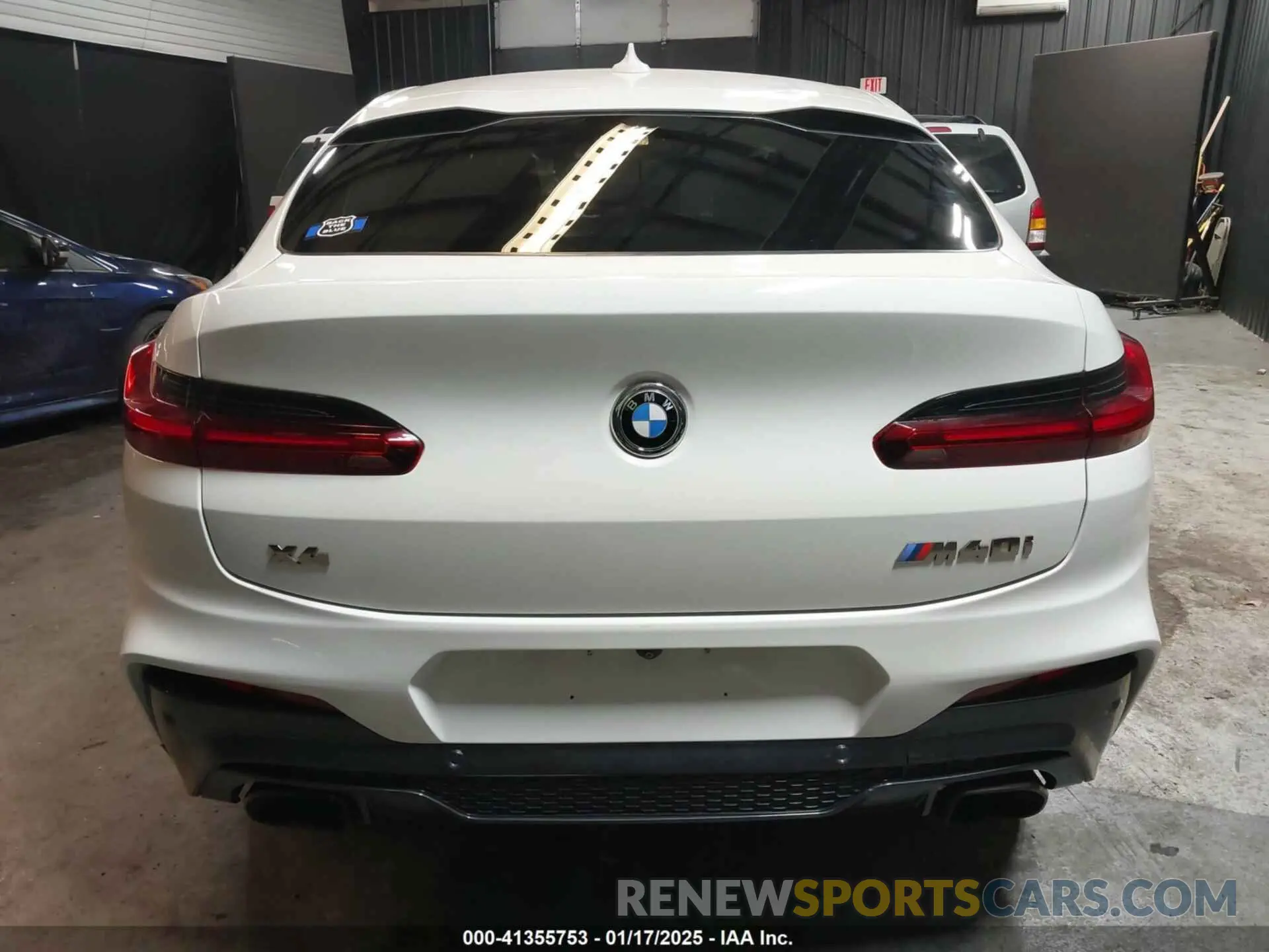 16 Photograph of a damaged car 5UXUJ5C58KLJ63742 BMW X4 2019