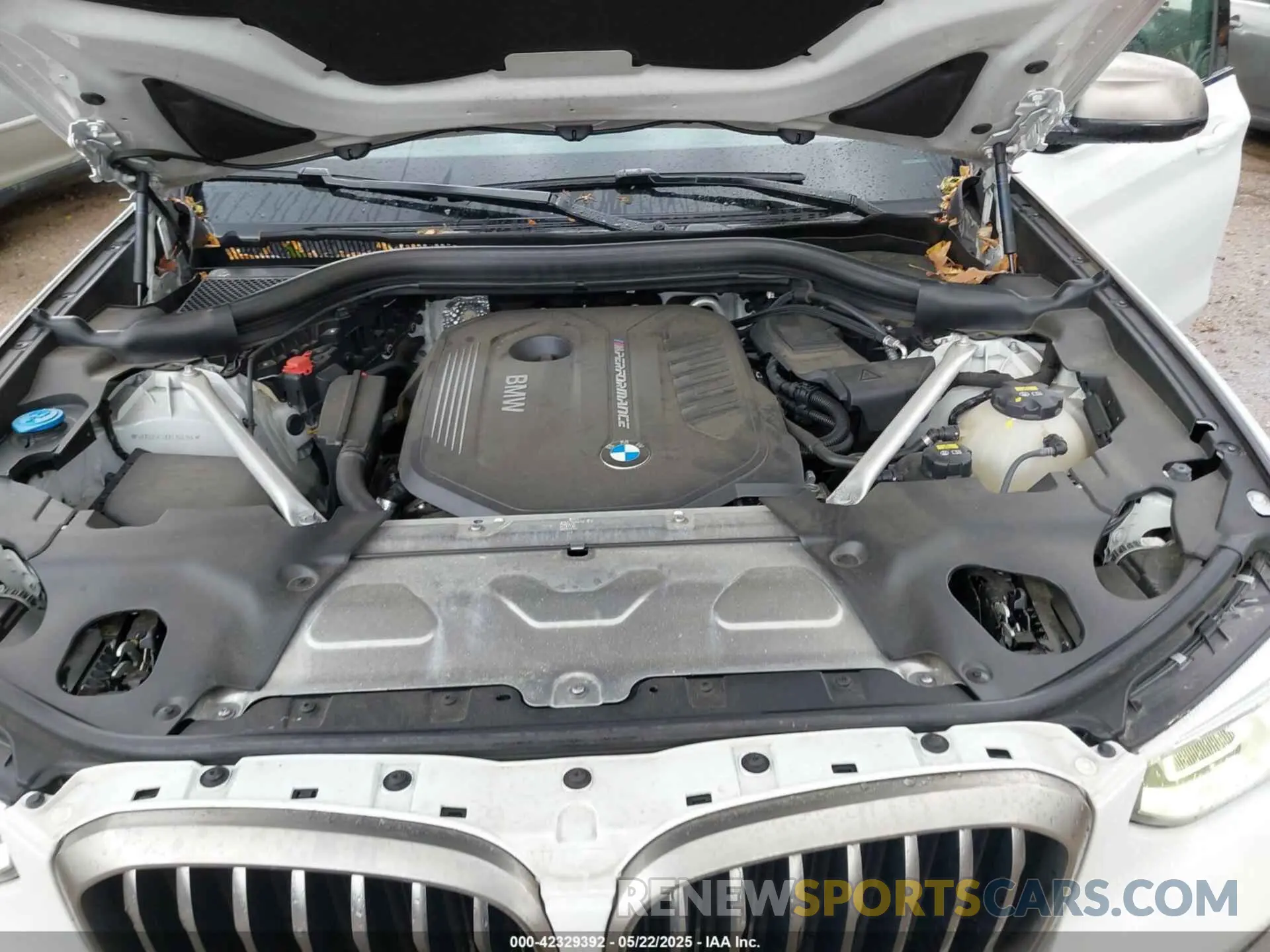 10 Photograph of a damaged car 5UXUJ5C5XKLJ64164 BMW X4 2019
