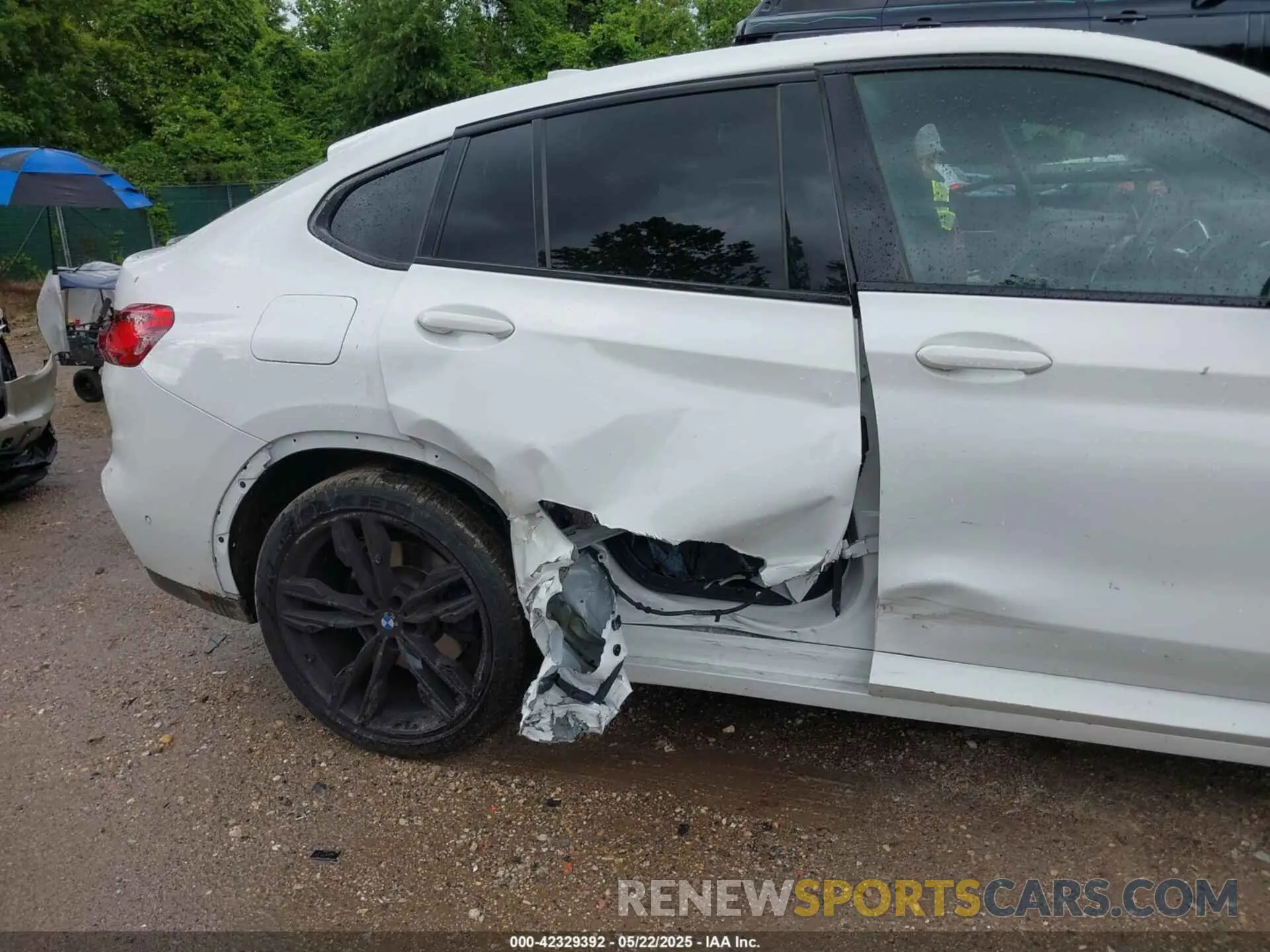 6 Photograph of a damaged car 5UXUJ5C5XKLJ64164 BMW X4 2019