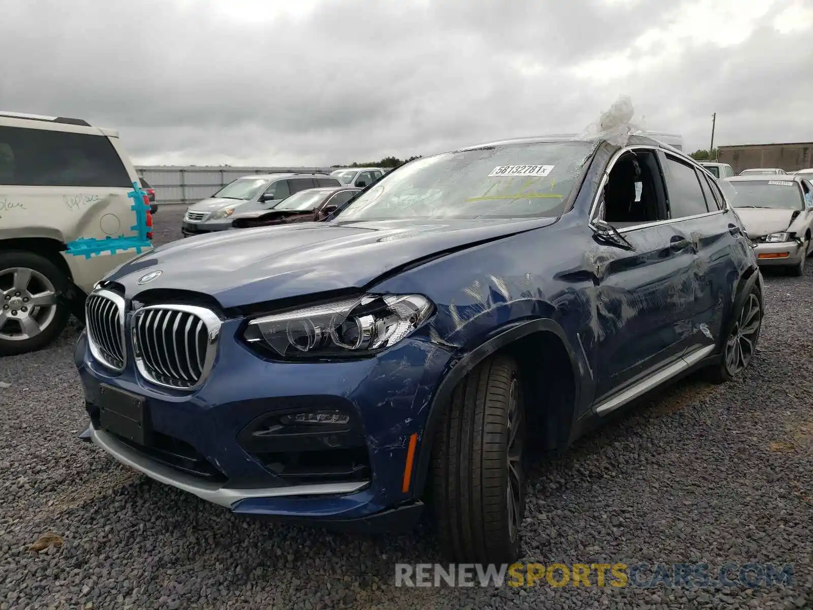 2 Photograph of a damaged car 5UX2V1C02LLE67453 BMW X4 2020