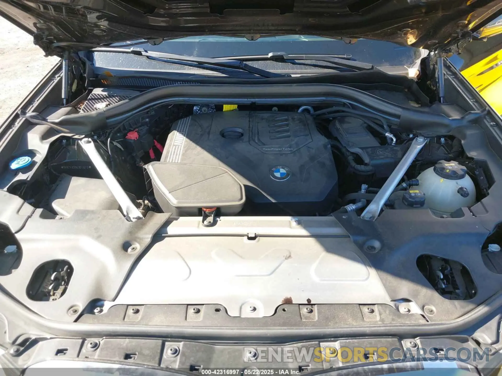 10 Photograph of a damaged car 5UX2V1C05L9C41372 BMW X4 2020