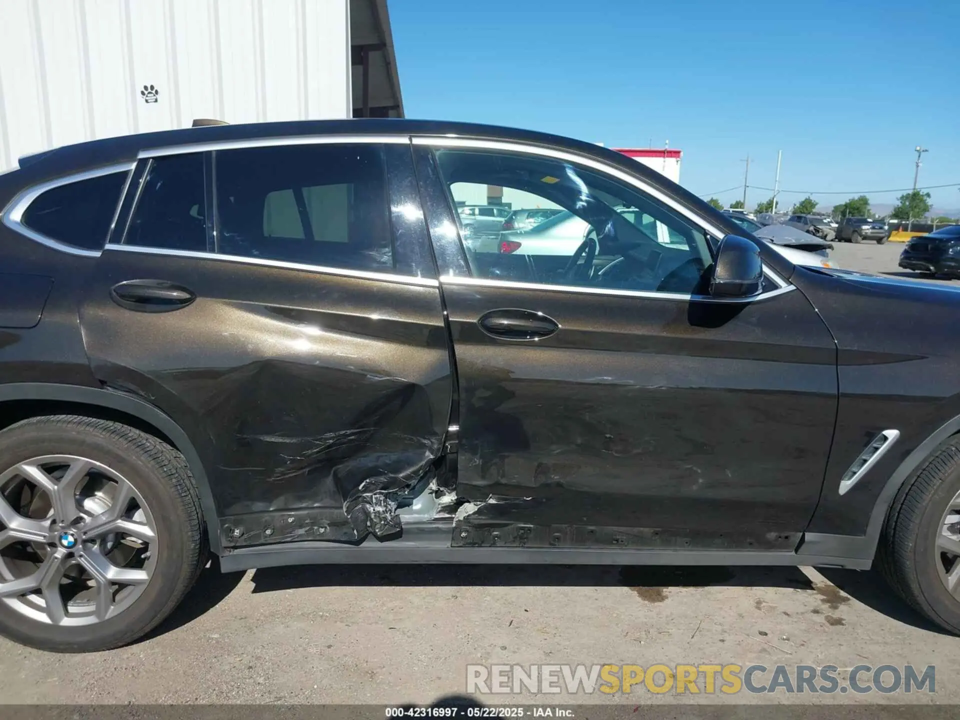 13 Photograph of a damaged car 5UX2V1C05L9C41372 BMW X4 2020