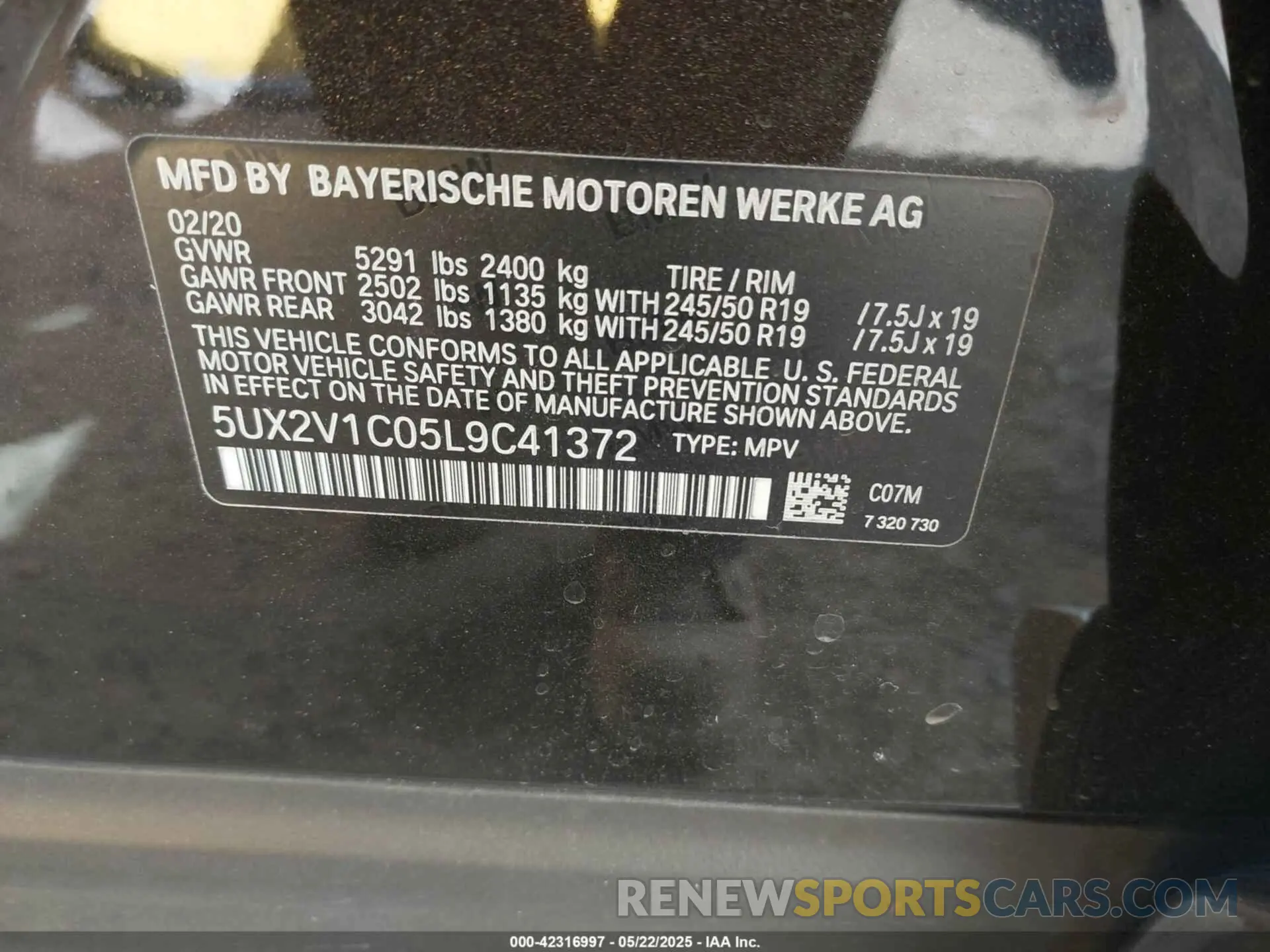9 Photograph of a damaged car 5UX2V1C05L9C41372 BMW X4 2020
