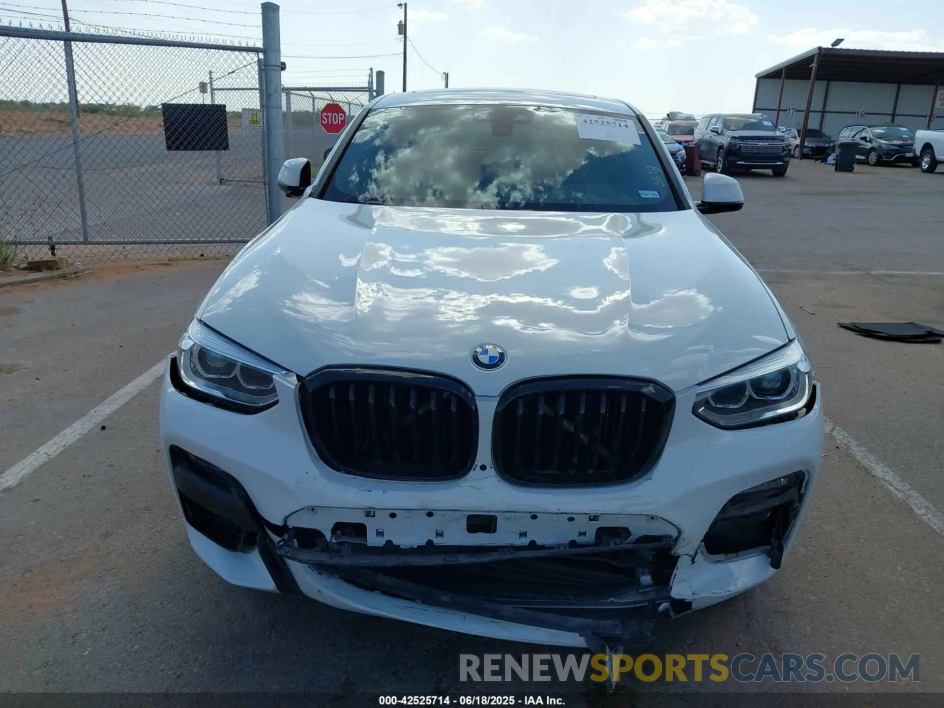 12 Photograph of a damaged car 5UX2V1C06L9B54841 BMW X4 2020