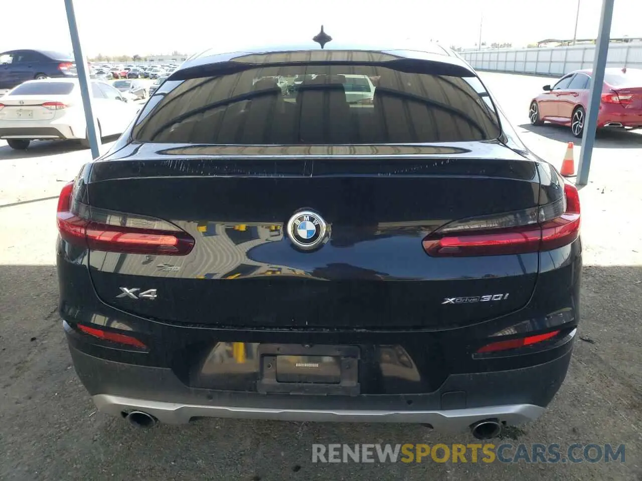 6 Photograph of a damaged car 5UX2V1C06L9B74278 BMW X4 2020