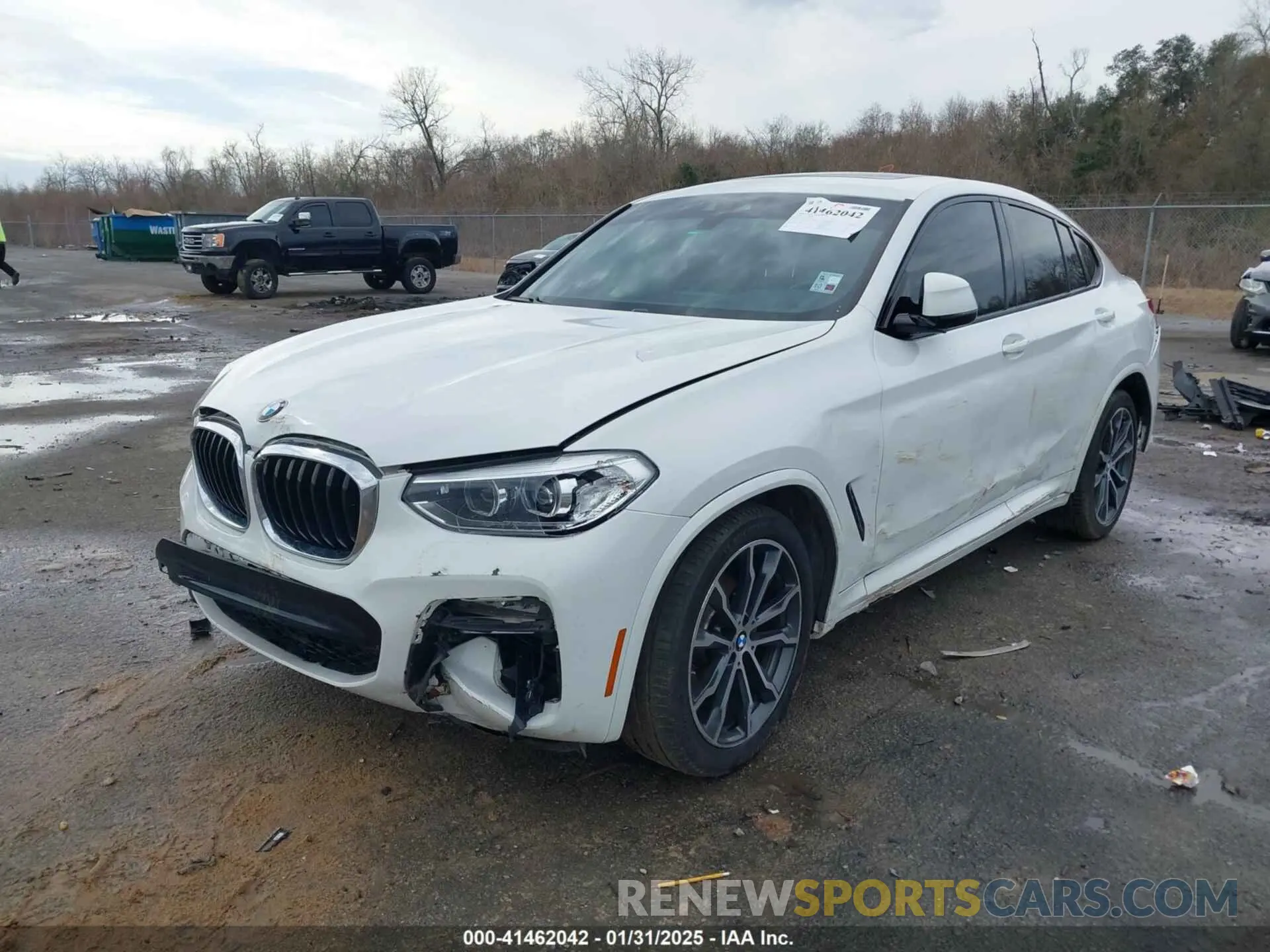 2 Photograph of a damaged car 5UX2V1C09L9B88384 BMW X4 2020