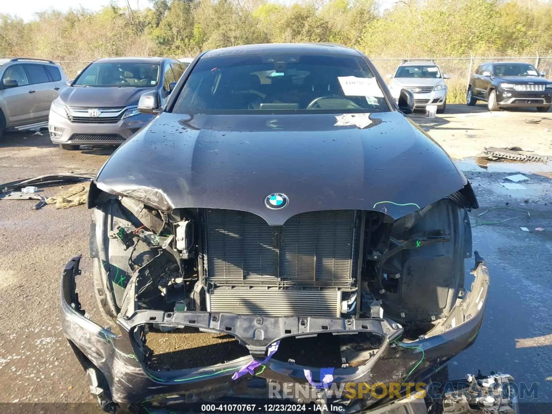 12 Photograph of a damaged car 5UX2V1C09L9C20606 BMW X4 2020