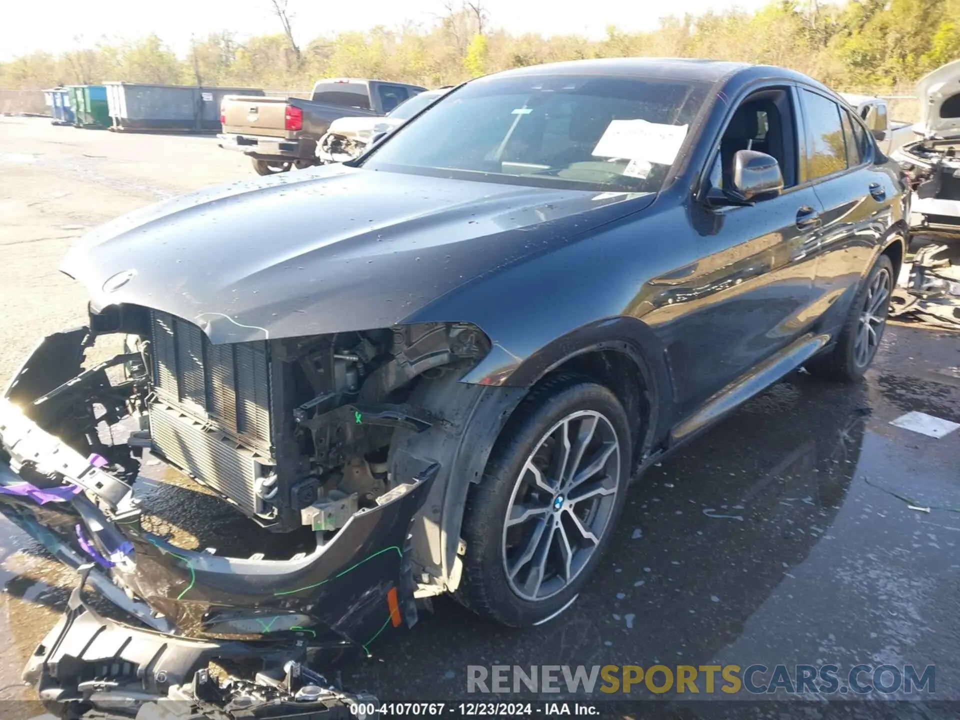 2 Photograph of a damaged car 5UX2V1C09L9C20606 BMW X4 2020