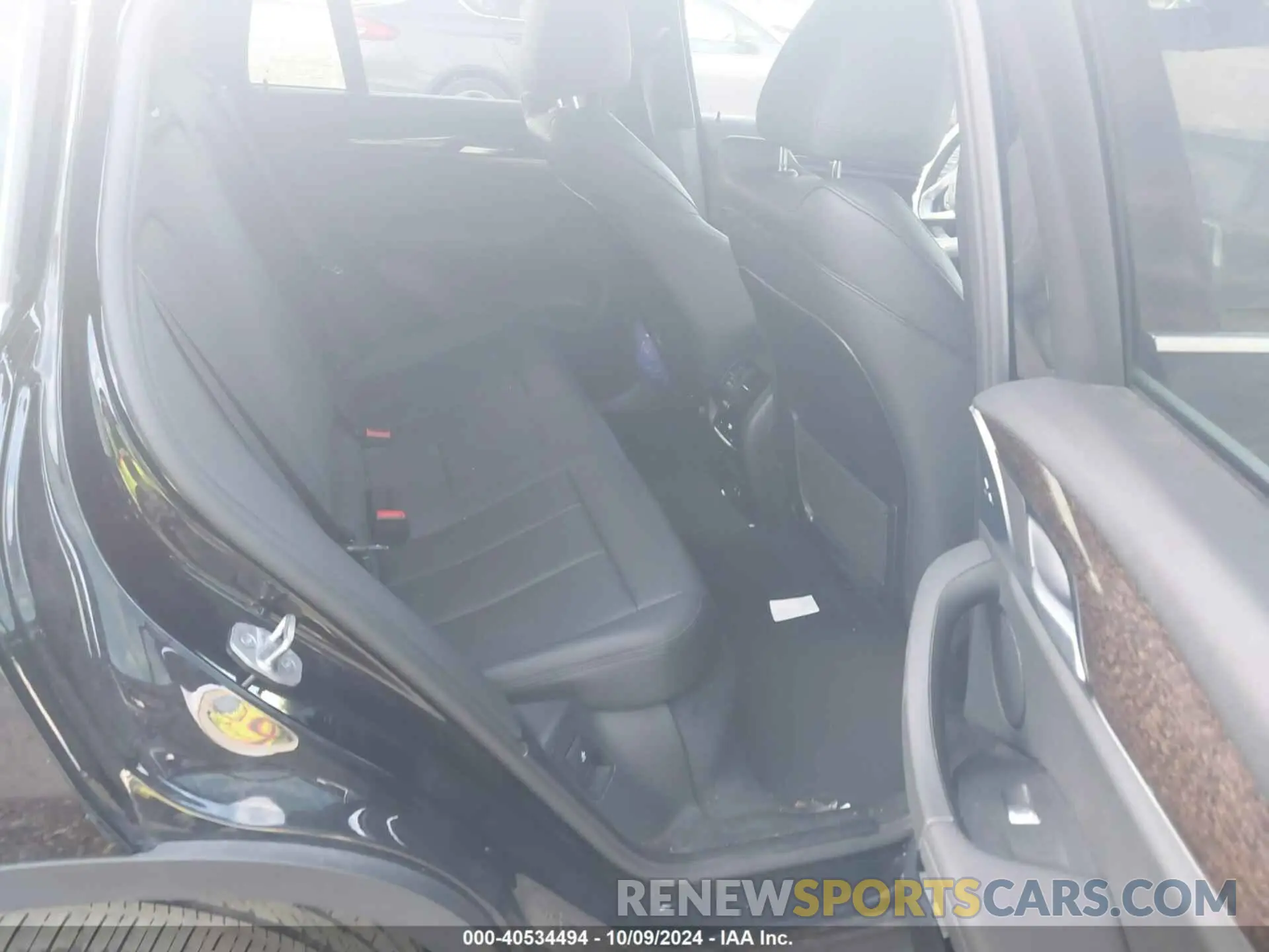 8 Photograph of a damaged car 5UX2V1C09L9C59213 BMW X4 2020
