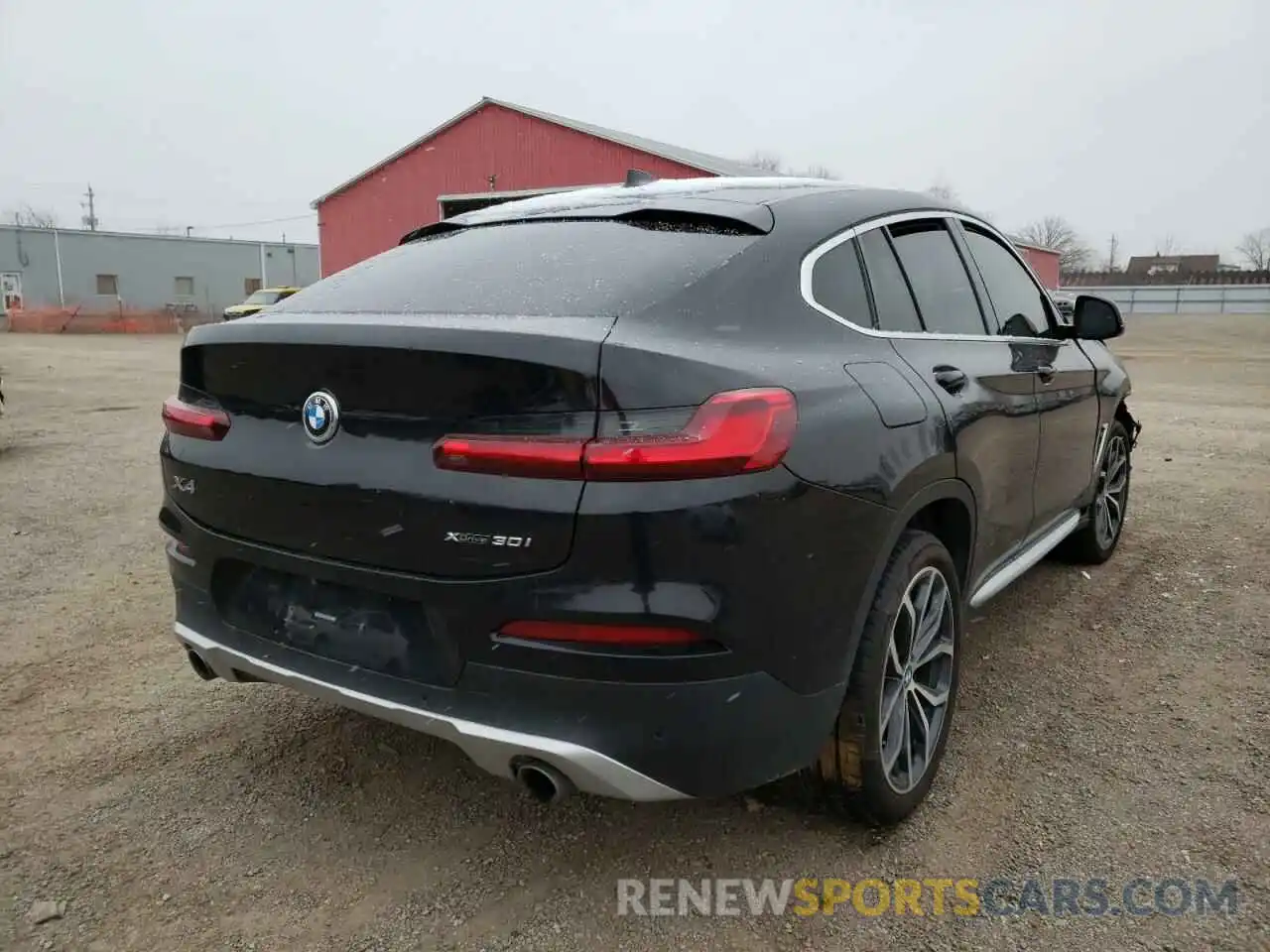 4 Photograph of a damaged car 5UX2V1C09LLE67319 BMW X4 2020