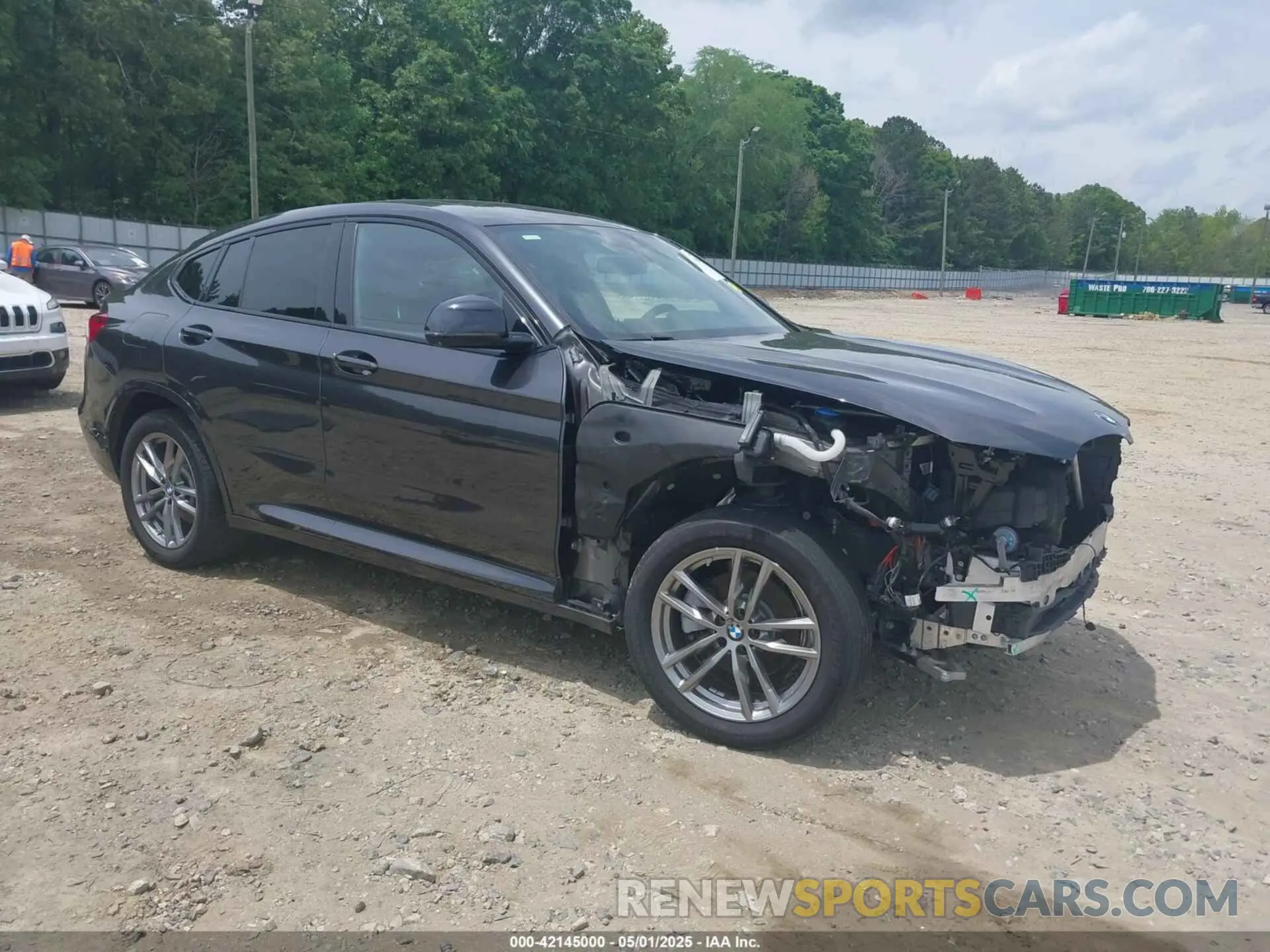1 Photograph of a damaged car 5UX2V1C09LLE68082 BMW X4 2020