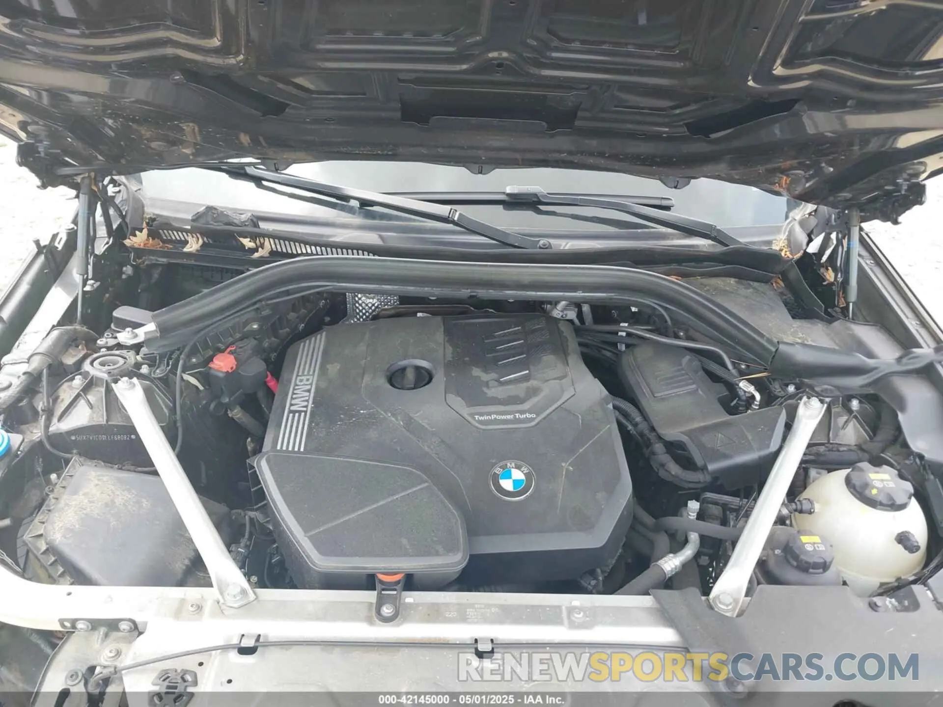 10 Photograph of a damaged car 5UX2V1C09LLE68082 BMW X4 2020
