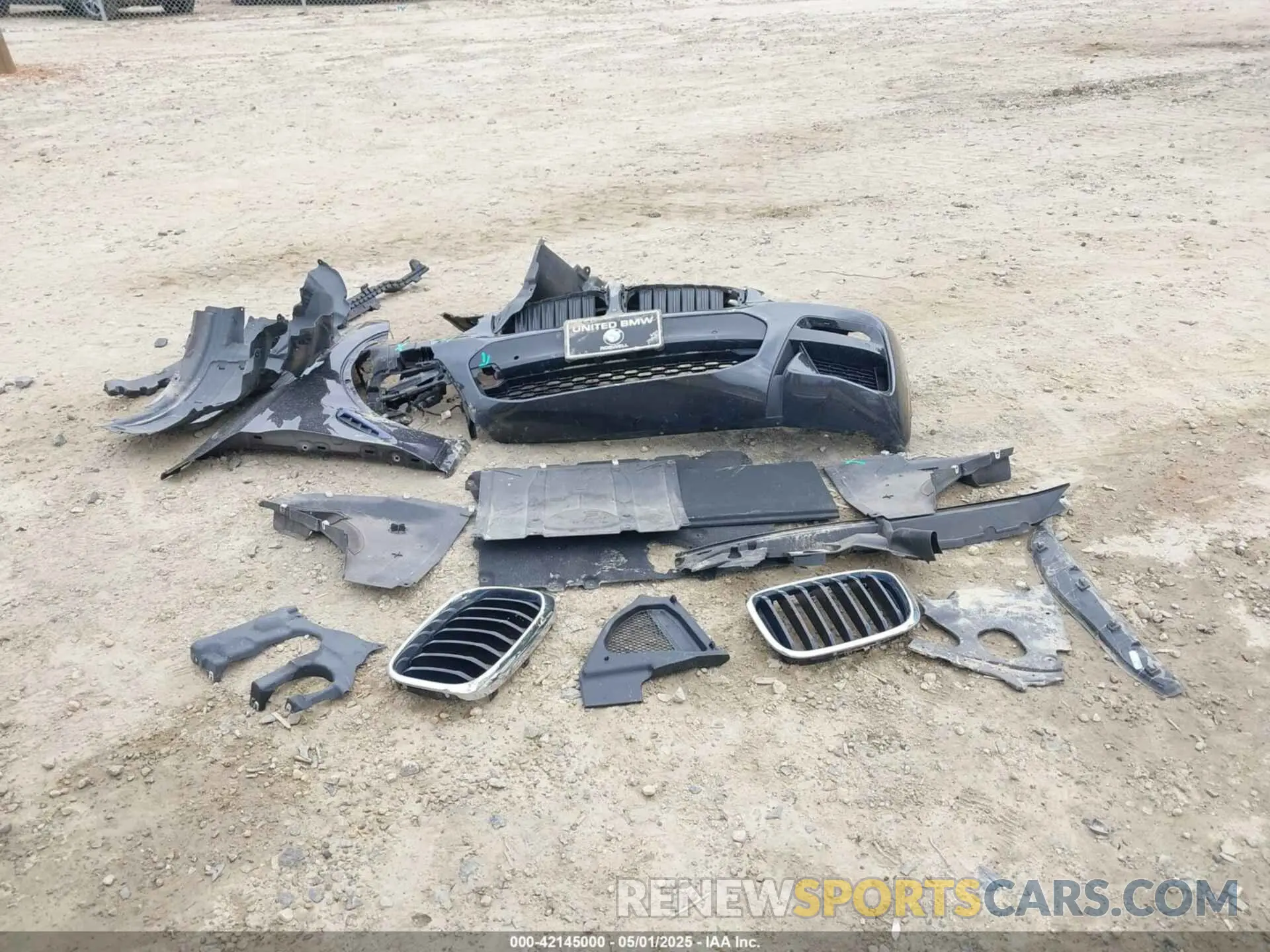 12 Photograph of a damaged car 5UX2V1C09LLE68082 BMW X4 2020