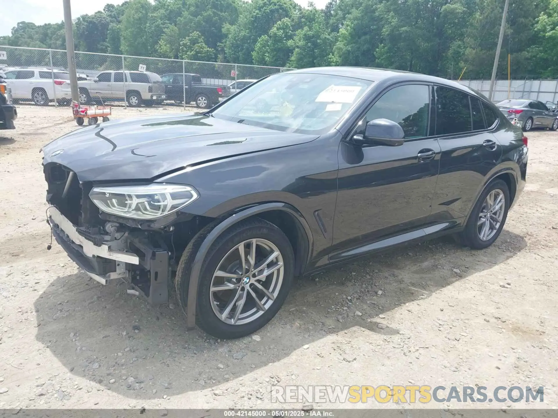 2 Photograph of a damaged car 5UX2V1C09LLE68082 BMW X4 2020