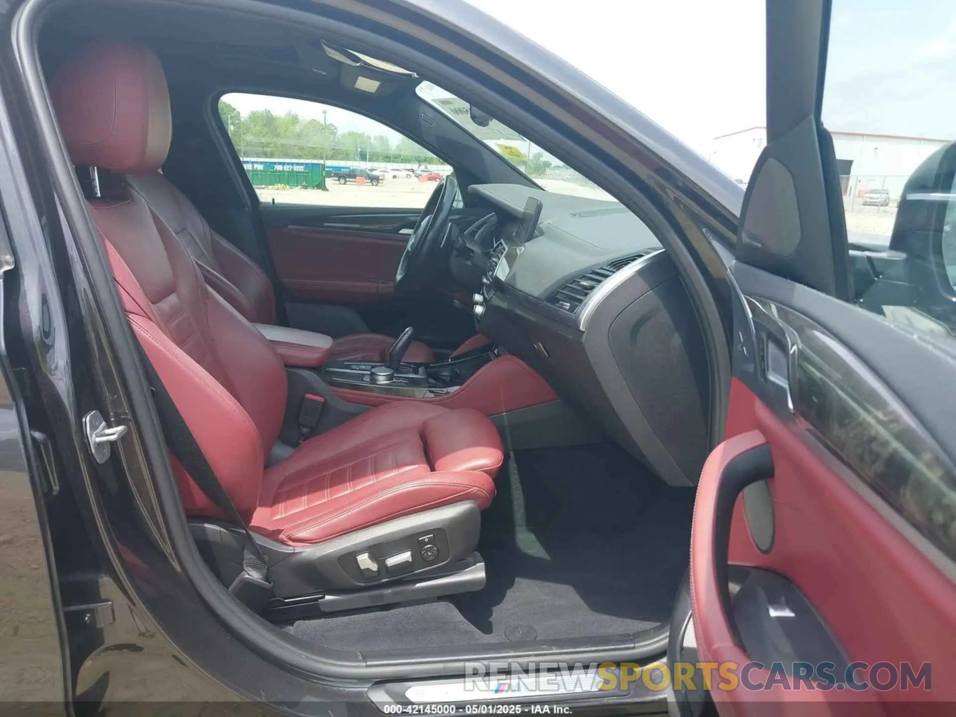 5 Photograph of a damaged car 5UX2V1C09LLE68082 BMW X4 2020