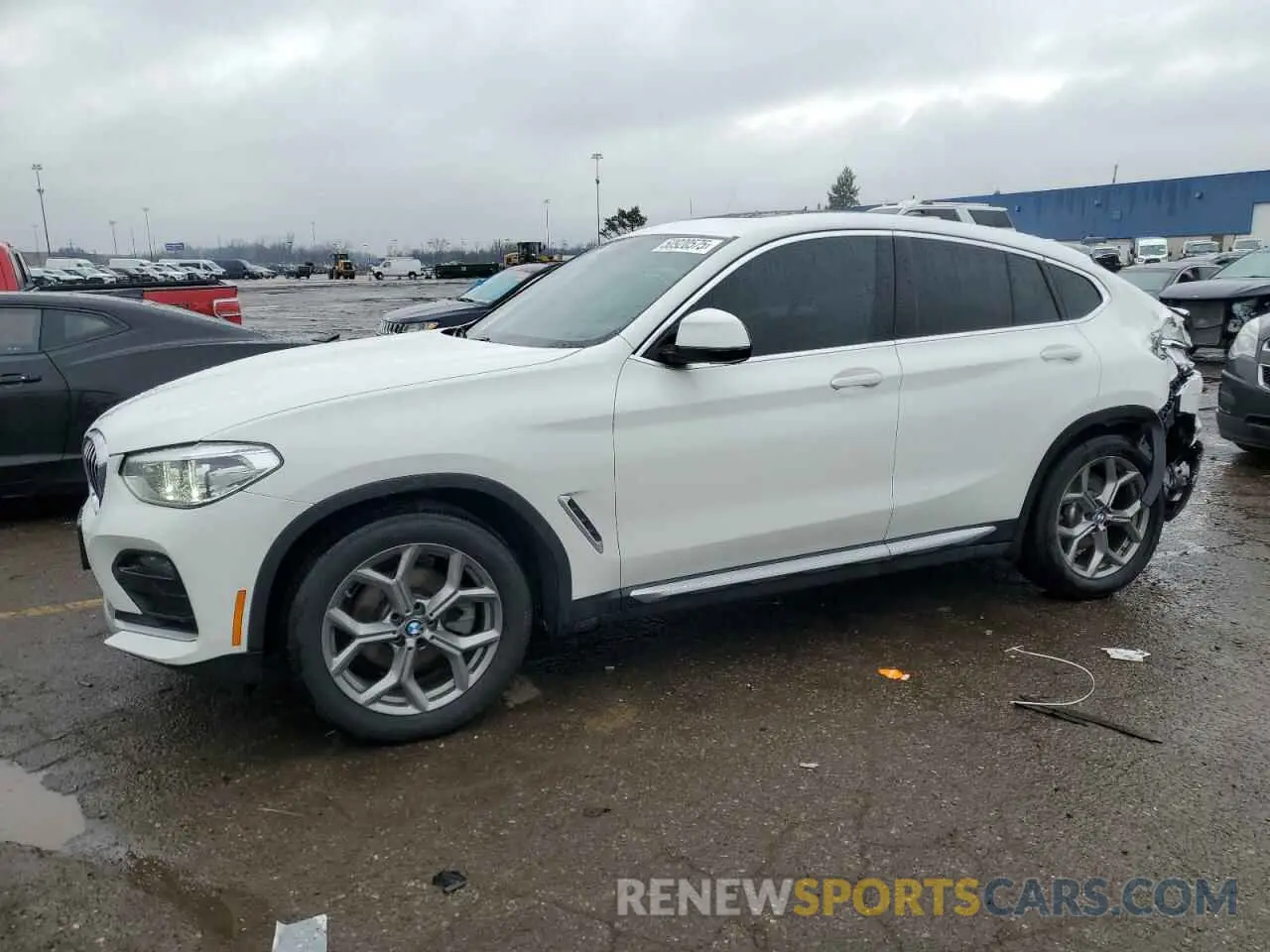 1 Photograph of a damaged car 5UX2V1C09LLZ32596 BMW X4 2020