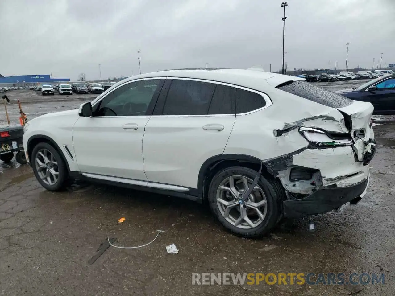 2 Photograph of a damaged car 5UX2V1C09LLZ32596 BMW X4 2020