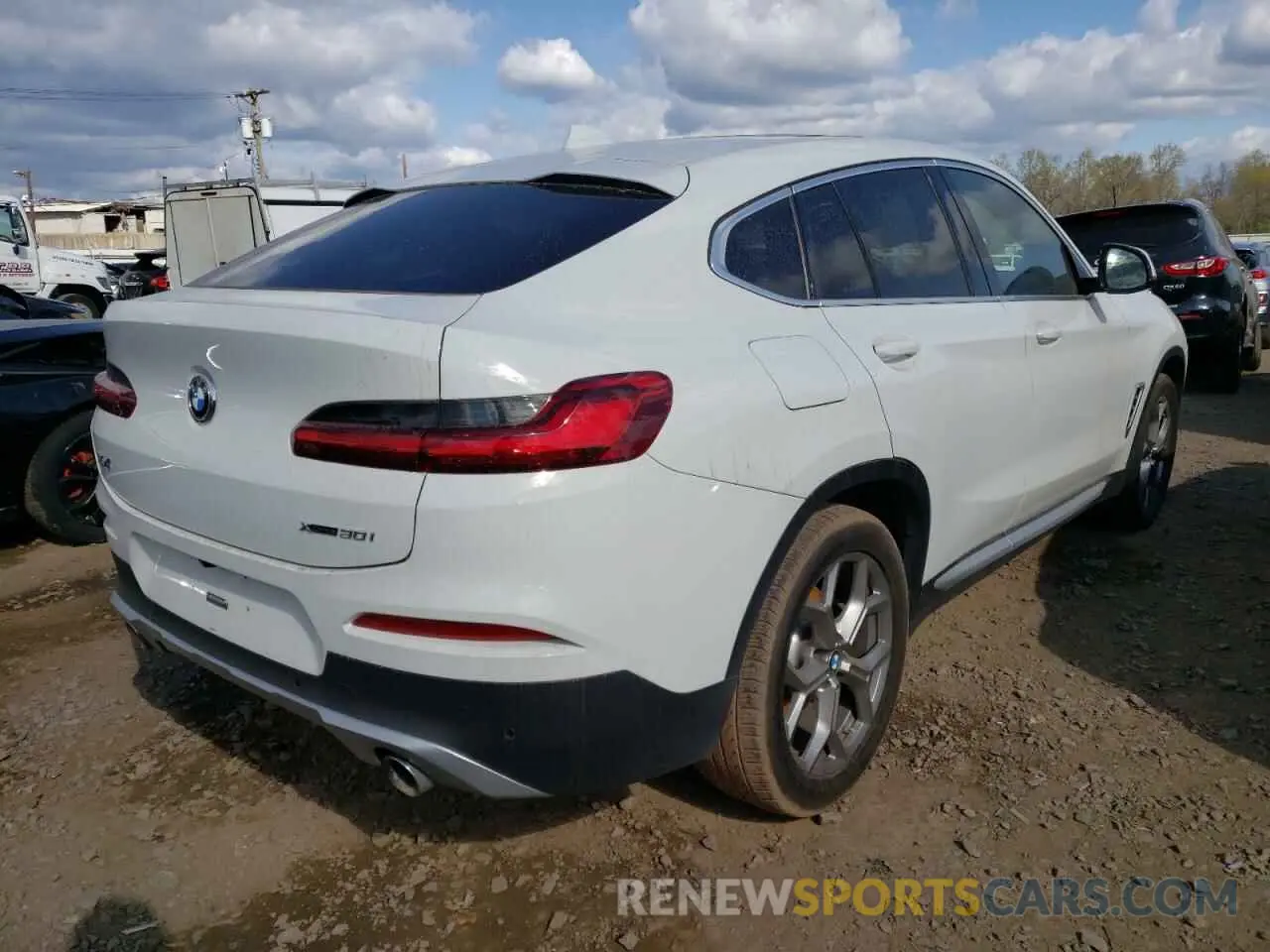 4 Photograph of a damaged car 5UX2V1C0XL9B39114 BMW X4 2020