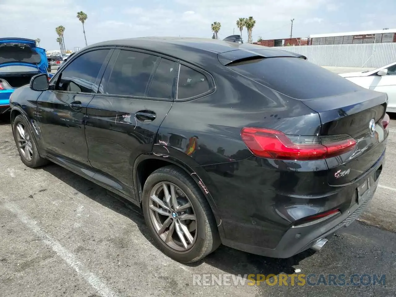 2 Photograph of a damaged car 5UX2V1C0XL9B93562 BMW X4 2020