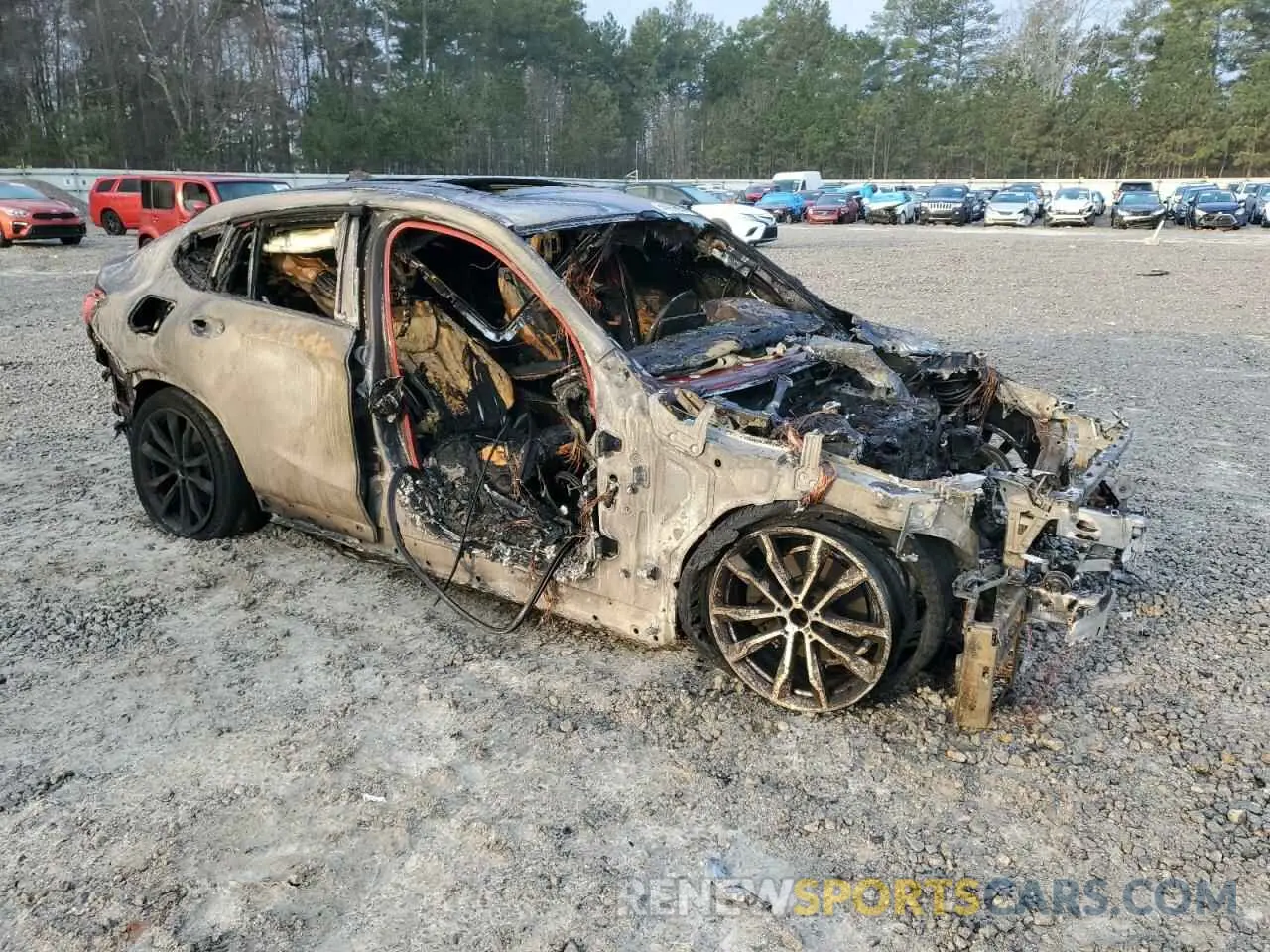 4 Photograph of a damaged car 5UX2V1C0XL9B95845 BMW X4 2020