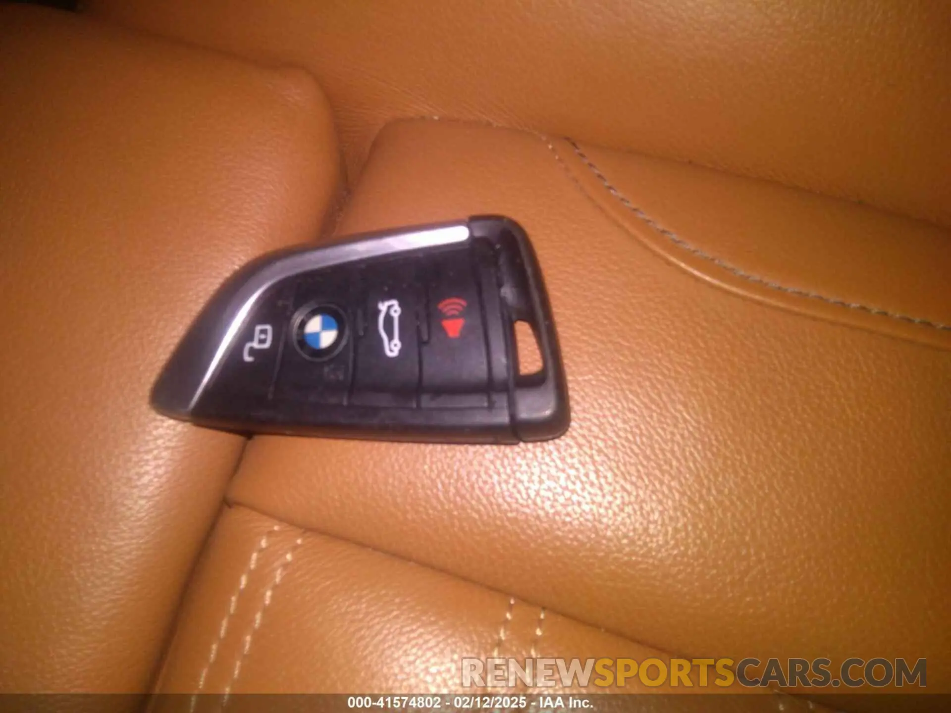11 Photograph of a damaged car 5UX2V5C04L9C04255 BMW X4 2020