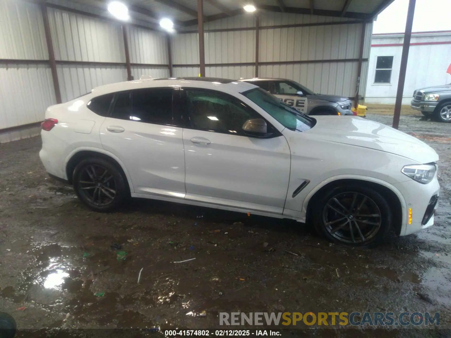 14 Photograph of a damaged car 5UX2V5C04L9C04255 BMW X4 2020