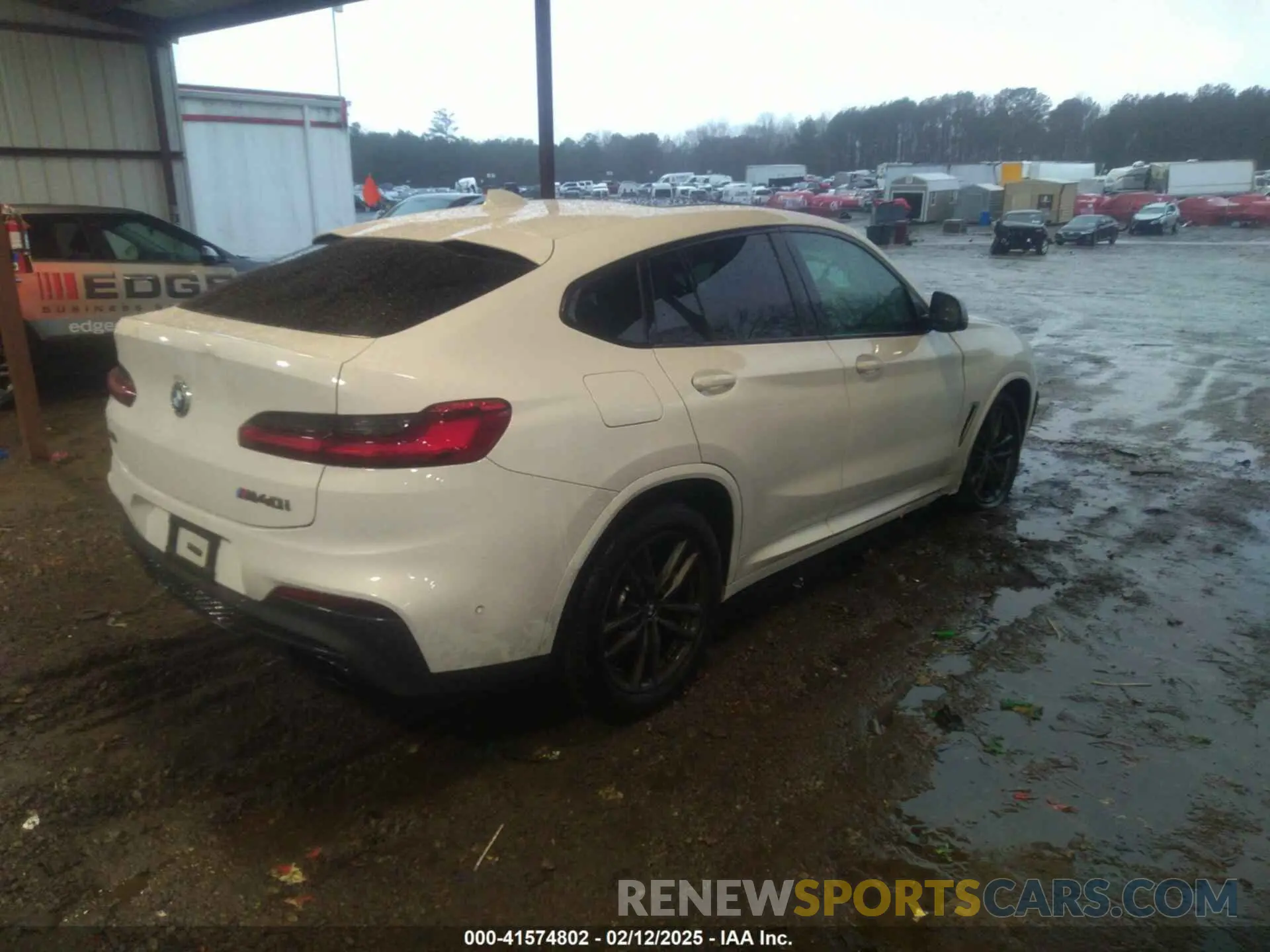 4 Photograph of a damaged car 5UX2V5C04L9C04255 BMW X4 2020