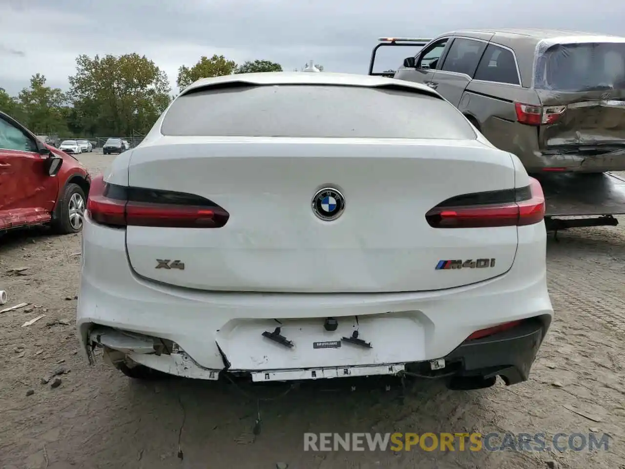 2 Photograph of a damaged car 5UX2V5C04L9C56582 BMW X4 2020