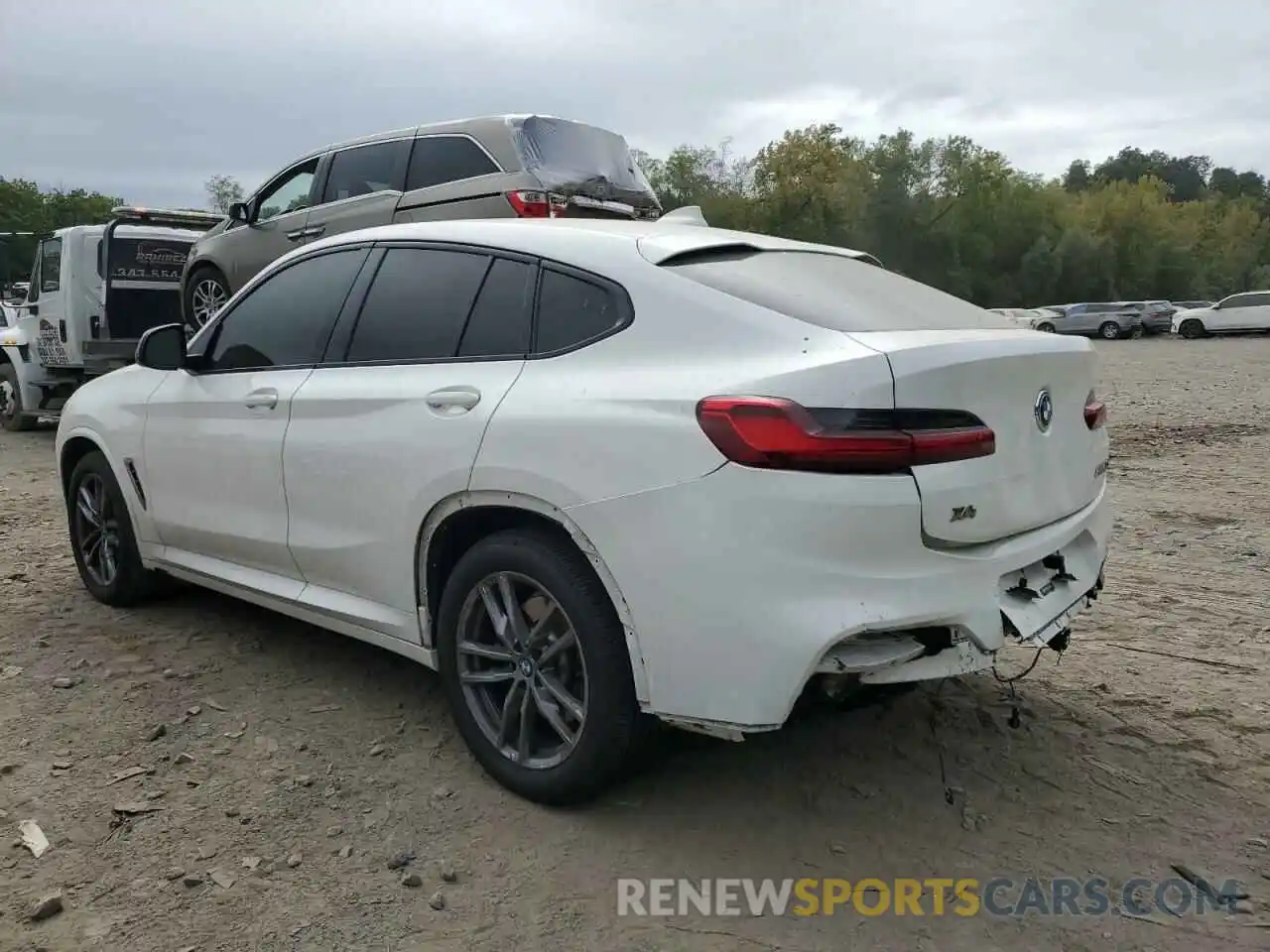 6 Photograph of a damaged car 5UX2V5C04L9C56582 BMW X4 2020