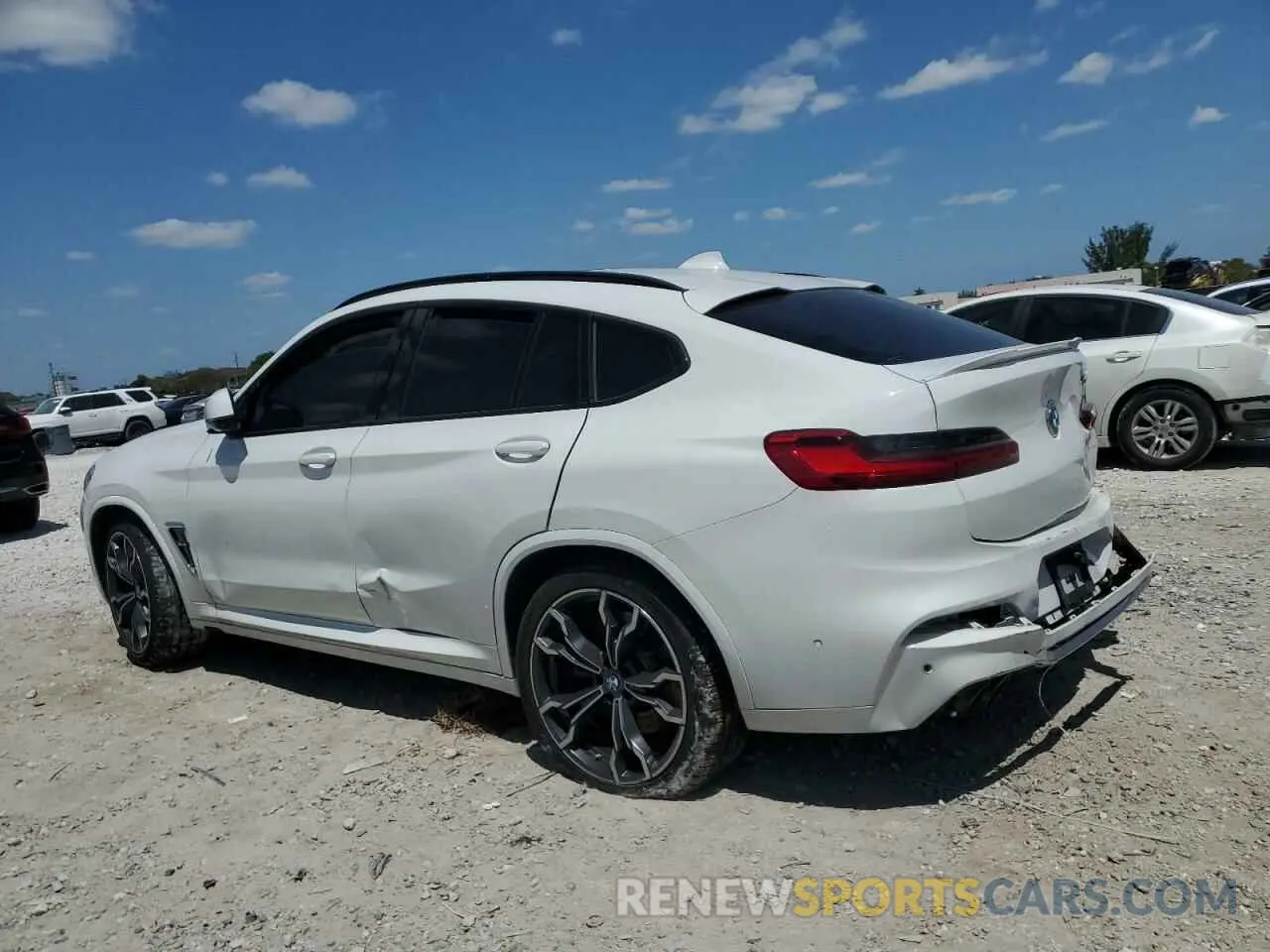 2 Photograph of a damaged car 5YMUJ0C00LLU67228 BMW X4 2020