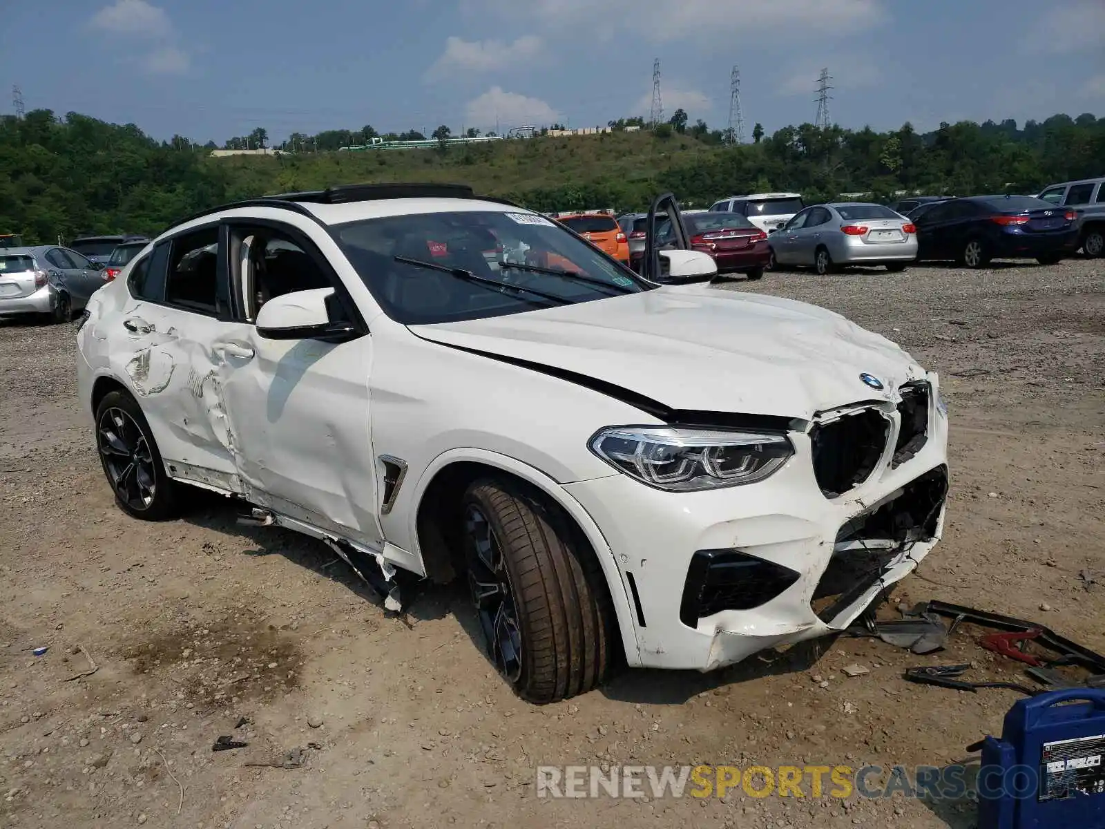 1 Photograph of a damaged car 5YMUJ0C02LLU67196 BMW X4 2020